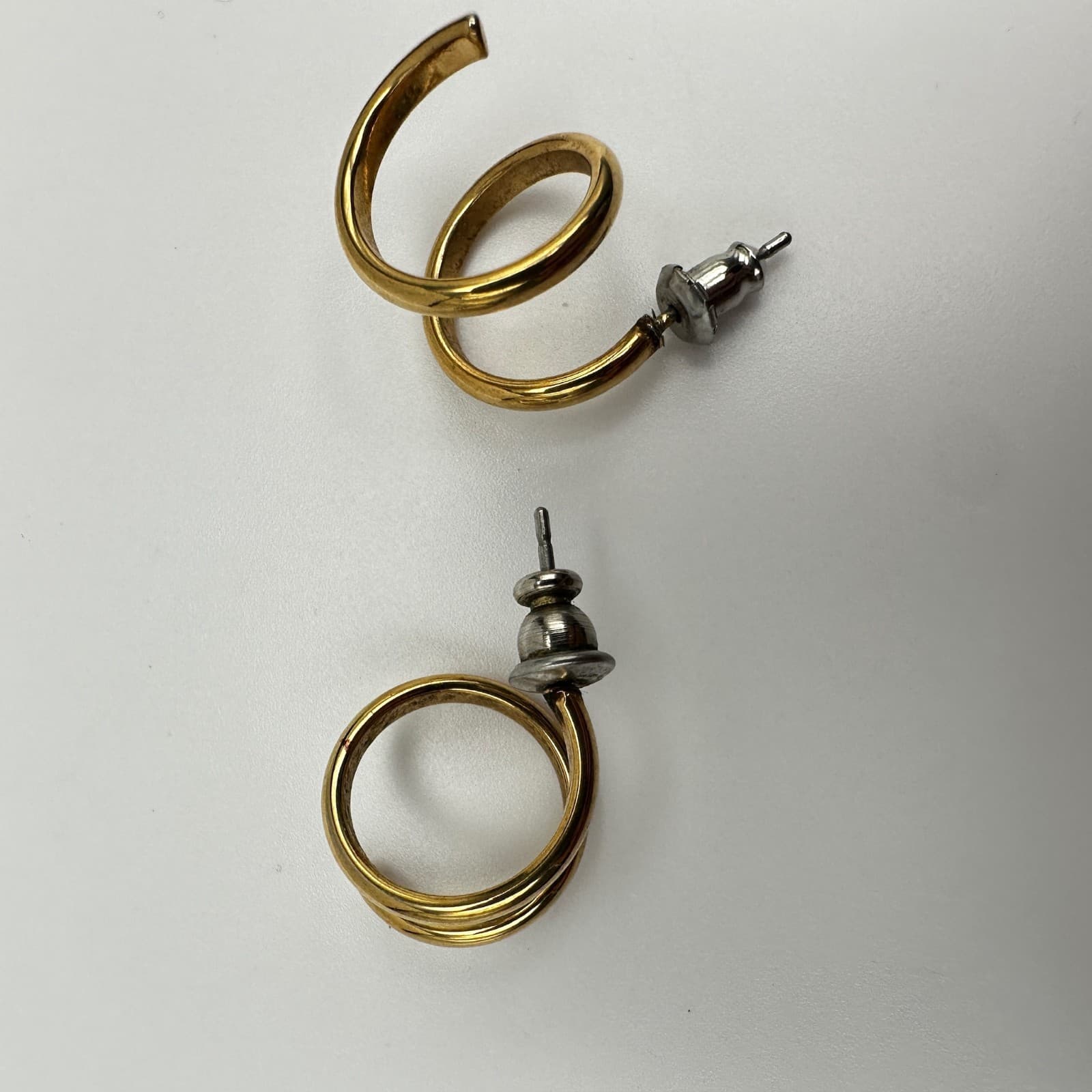Vintage 90s Gold Tone Spiral Twirl Hoop Earrings Modernist Stud Women's Jewelry - Thumbnail 4