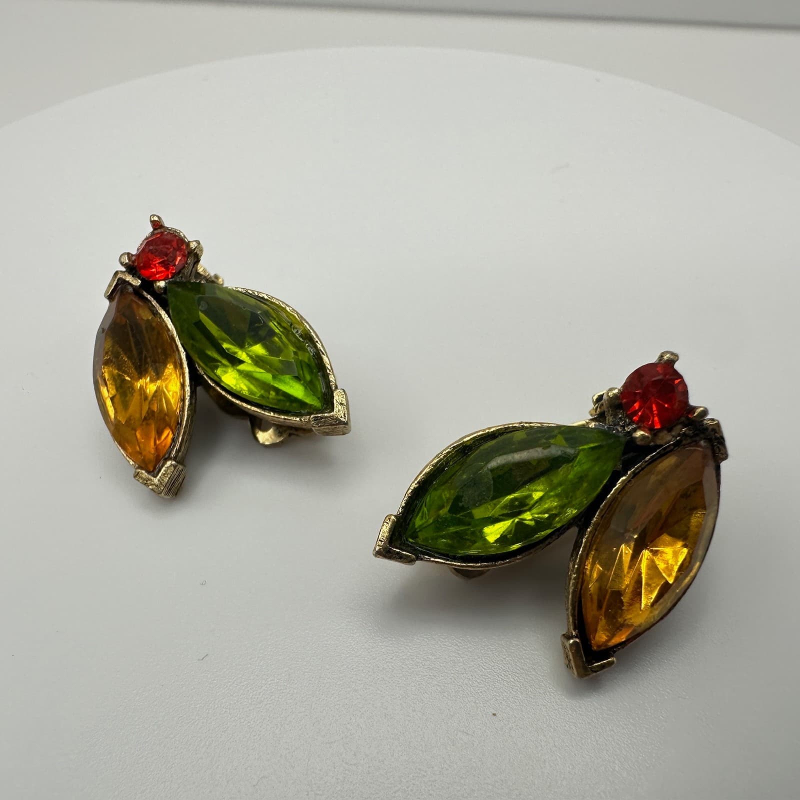 Vintage 80s Gold Tone Clip On Earrings Green Amber Red Rhinestone Leaf Jewelry - Thumbnail 2