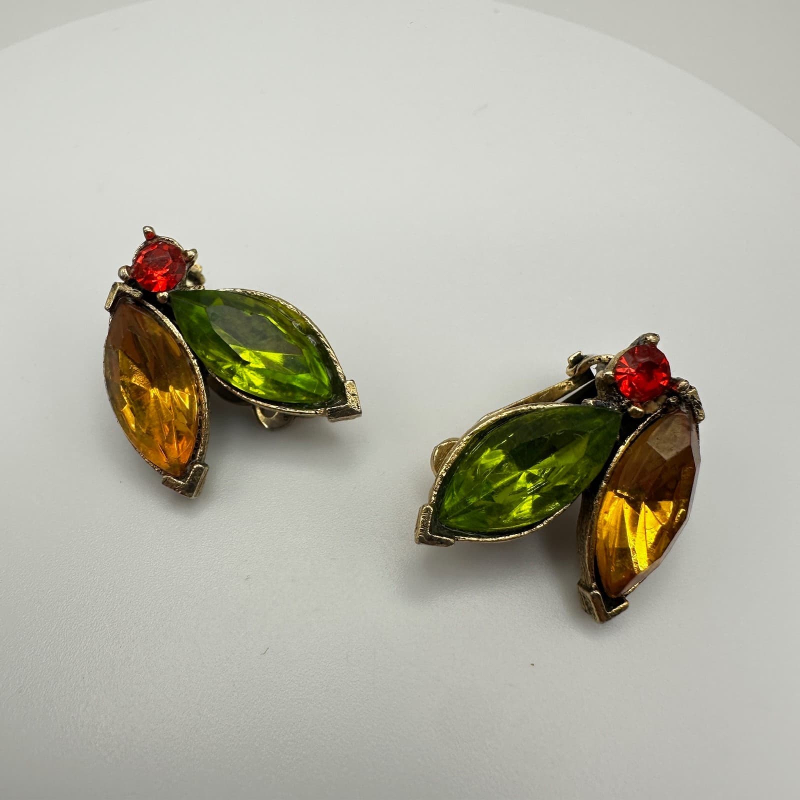 Vintage 80s Gold Tone Clip On Earrings Green Amber Red Rhinestone Leaf Jewelry - Thumbnail 5
