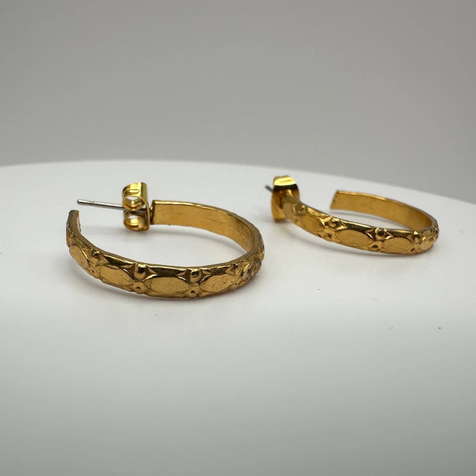 Vintage Gold tone Textured Hoop Earrings Fashion Jewelry 90s Estate - Thumbnail 3