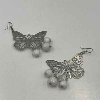 VTG Silver Tone Filigree Butterfly Dangle Earrings White Beads Charms Whimsical - Thumbnail 2