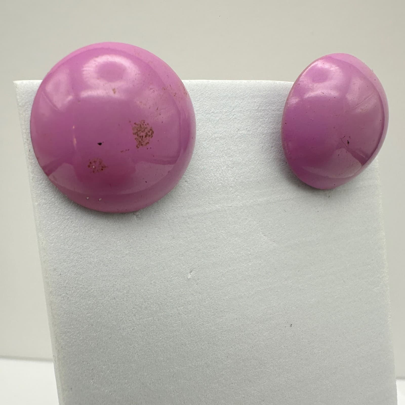 Vintage 80s Purple Enamel Button Earrings Large Round Stud Pink Lavender Jewelry - Thumbnail 2
