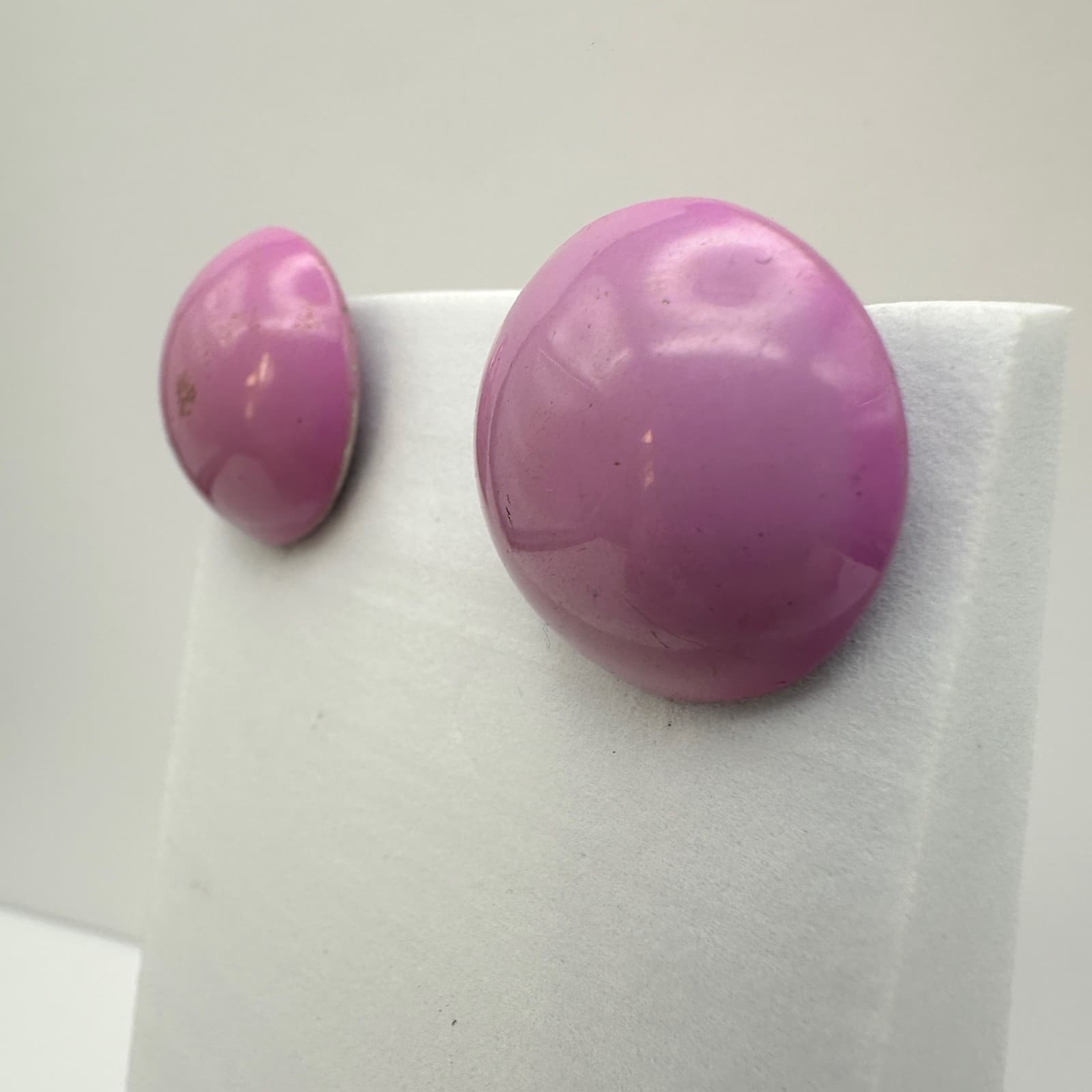 Vintage 80s Purple Enamel Button Earrings Large Round Stud Pink Lavender Jewelry - Thumbnail 5