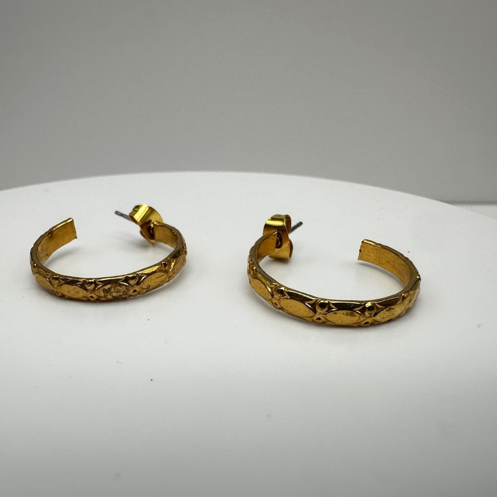 Vintage Gold tone Textured Hoop Earrings Fashion Jewelry 90s Estate - Thumbnail 2