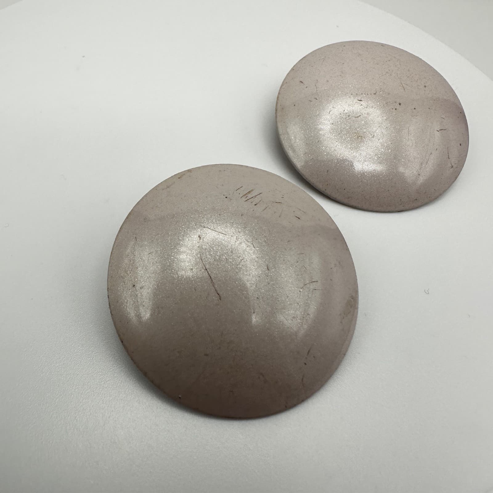 Vintage 80s Enamel Button Jewelry Earrings Large Round Mod Fashion Mauve Tone - Thumbnail 5