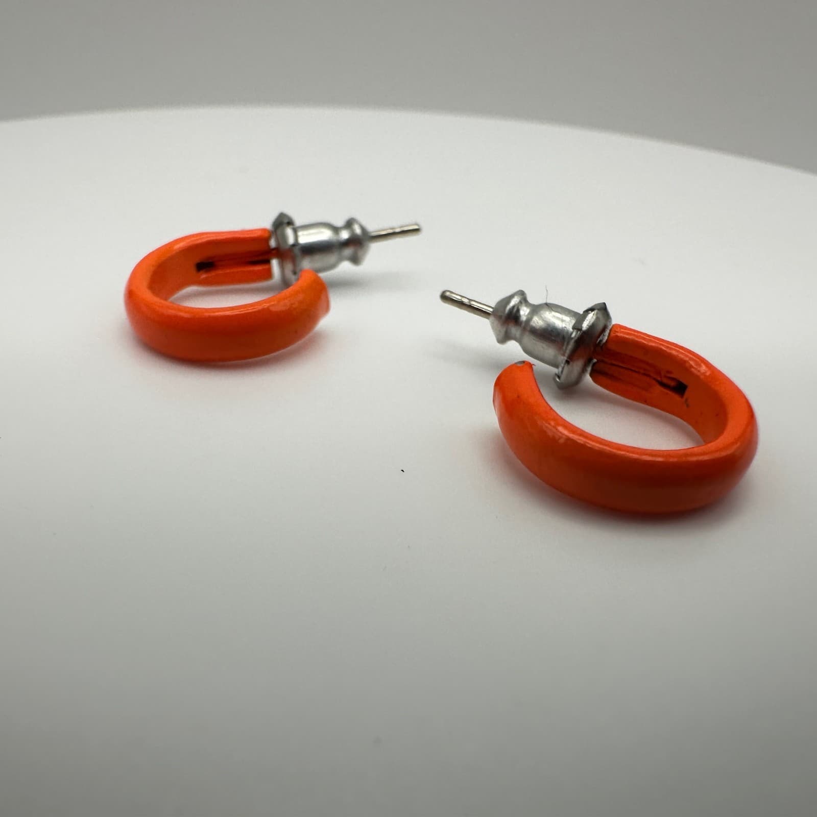 Vintage 90s Orange Enamel Hoop Earrings Silver Tone Fashion Retro Jewelry - Thumbnail 4