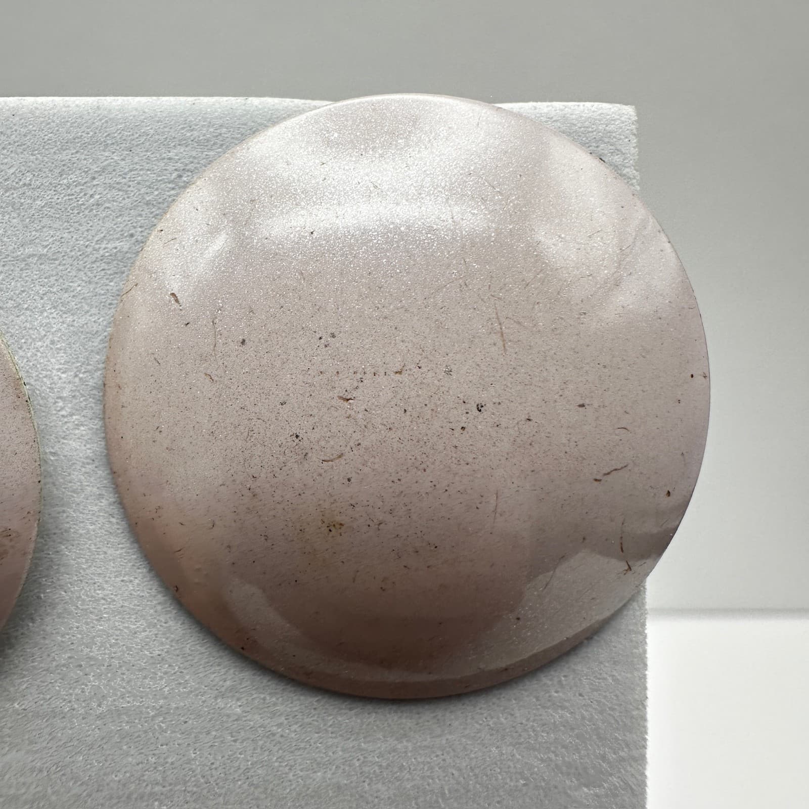 Vintage 80s Enamel Button Jewelry Earrings Large Round Mod Fashion Mauve Tone - Thumbnail 10