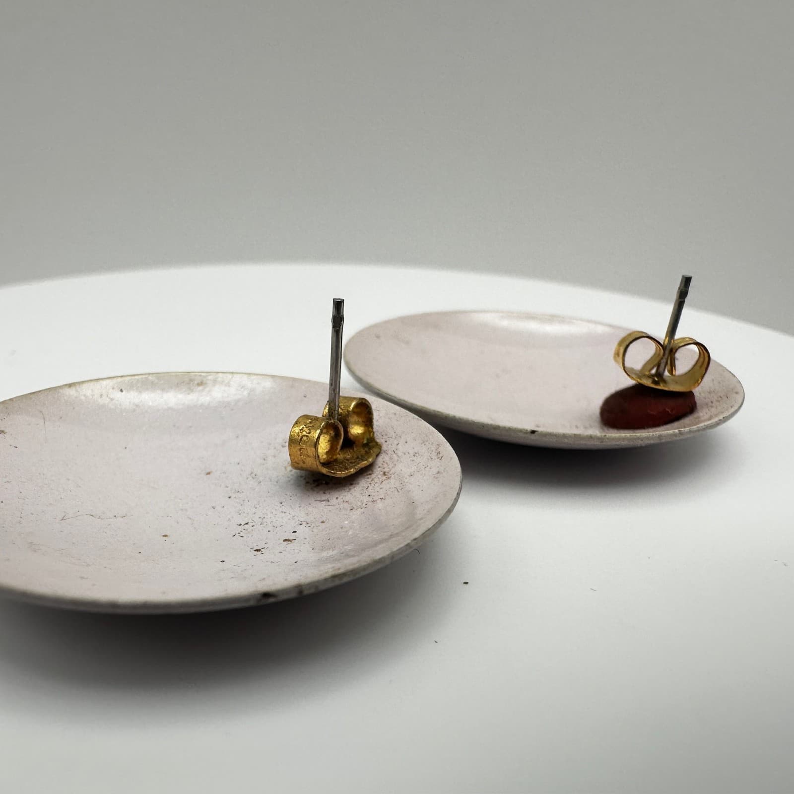 Vintage 80s Enamel Button Jewelry Earrings Large Round Mod Fashion Mauve Tone - Thumbnail 11