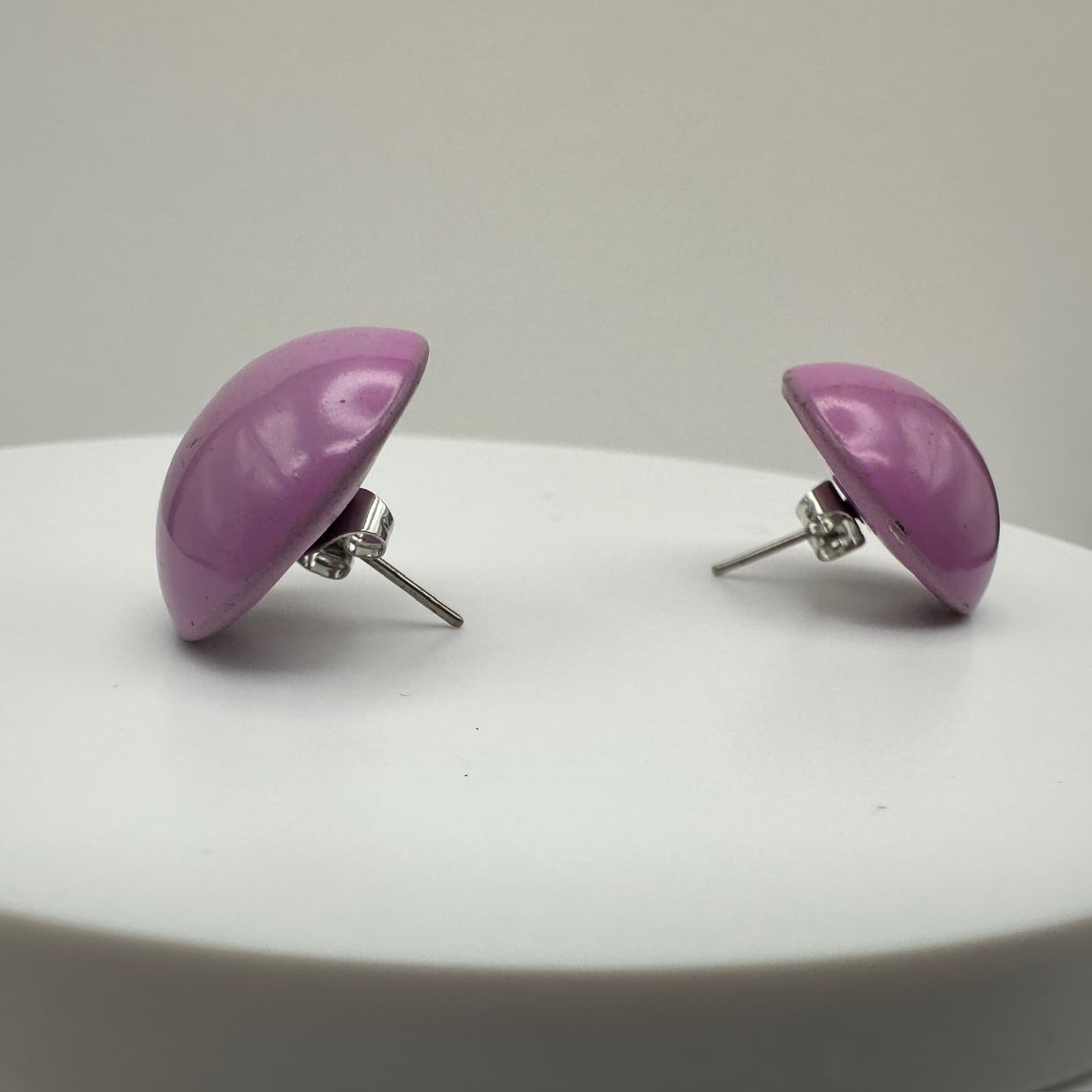 Vintage 80s Purple Enamel Button Earrings Large Round Stud Pink Lavender Jewelry - Thumbnail 9