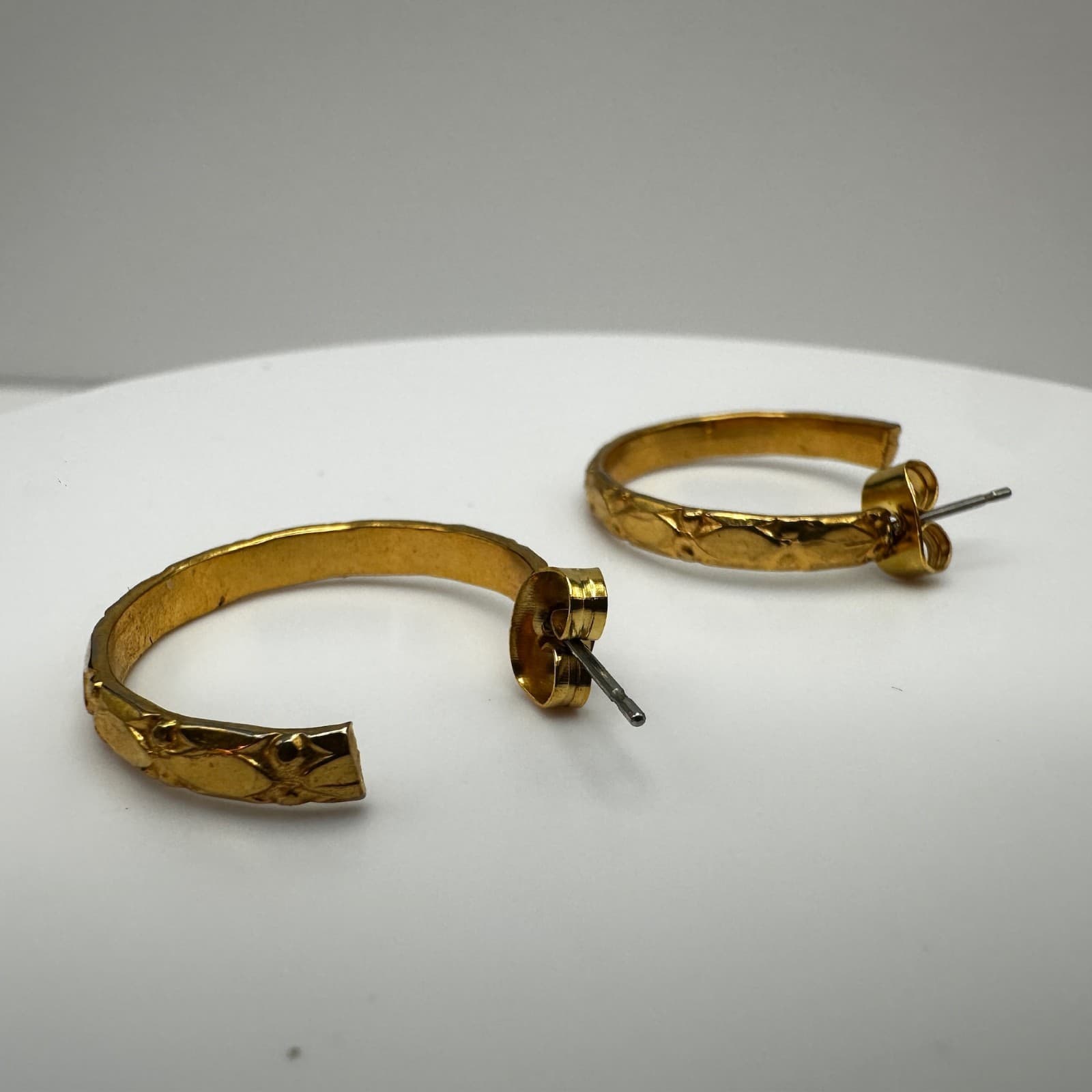 Vintage Gold tone Textured Hoop Earrings Fashion Jewelry 90s Estate - Thumbnail 6