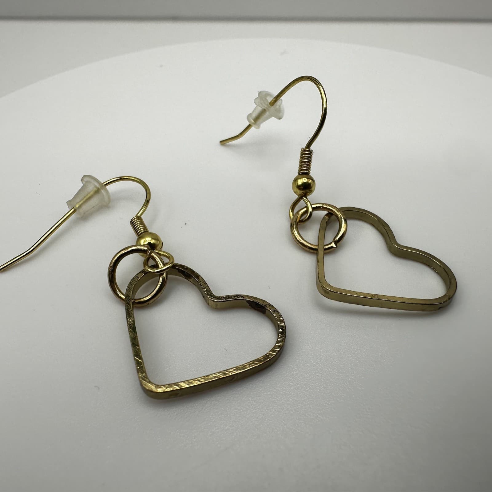 Vintage 90s Heart Dangle Earrings Gold tone Open Frame Minimalist Jewelry - Thumbnail 8