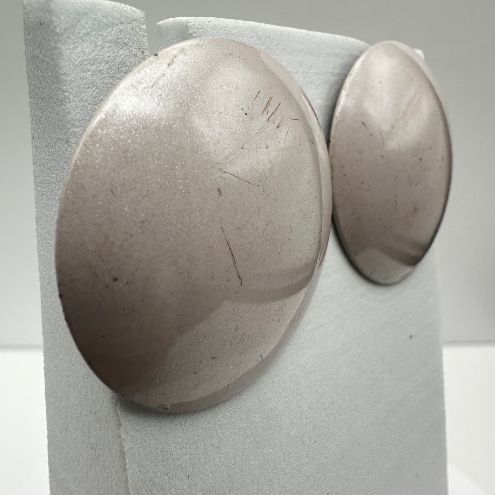 Vintage 80s Enamel Button Jewelry Earrings Large Round Mod Fashion Mauve Tone - Thumbnail 8