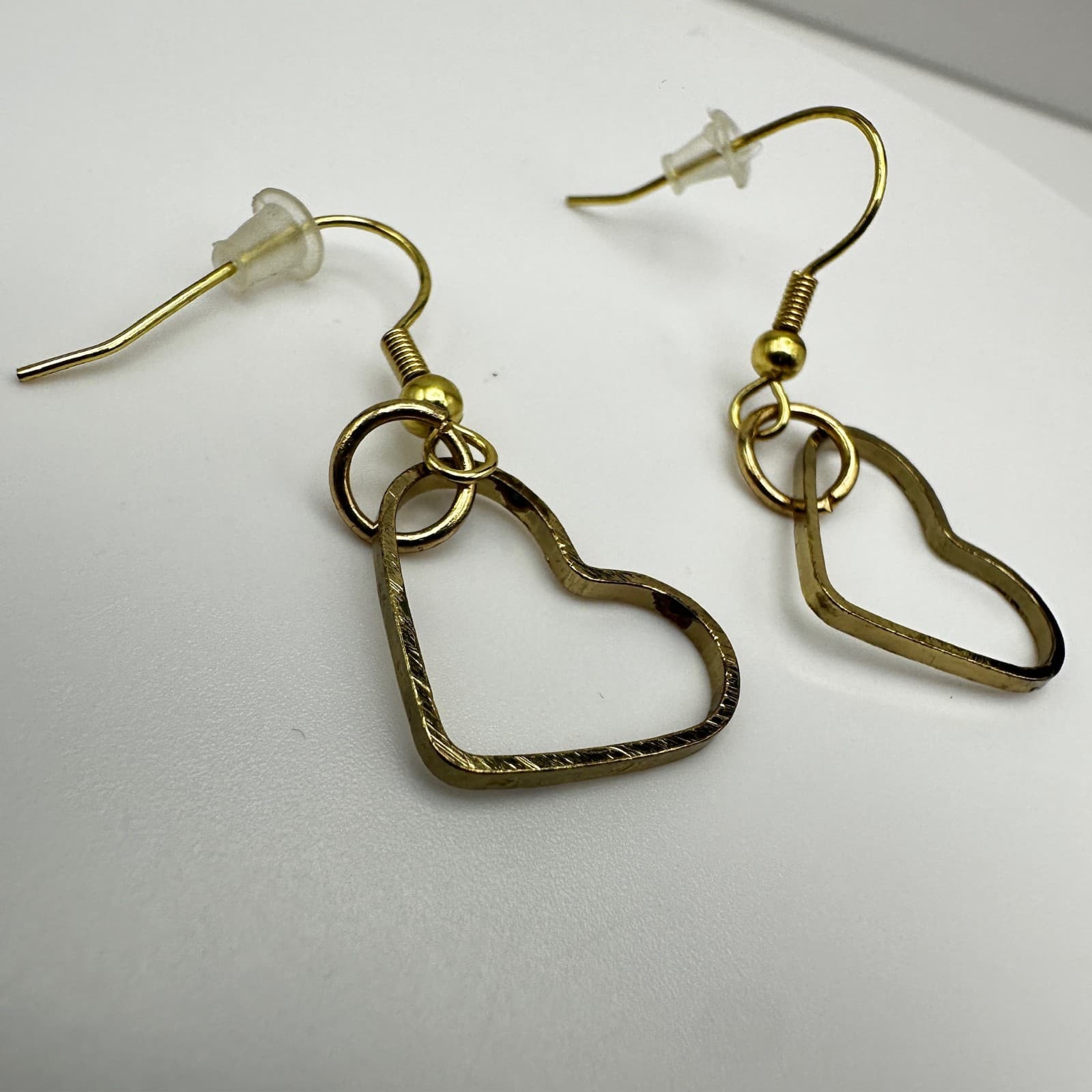 Vintage 90s Heart Dangle Earrings Gold tone Open Frame Minimalist Jewelry - Thumbnail 6