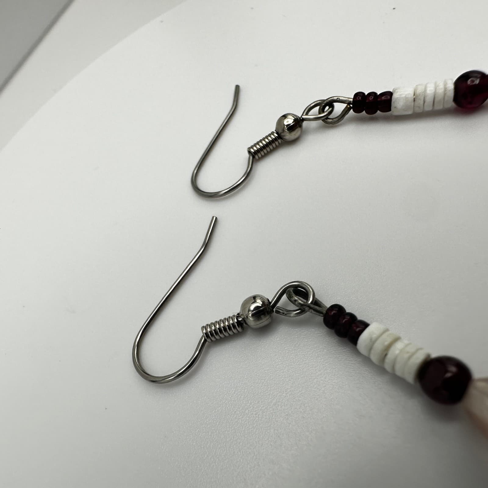 VTG 90s Boho Beaded Dangle Jewelry Earrings Silver Tone Burgundy White Tear Drop - Thumbnail 11