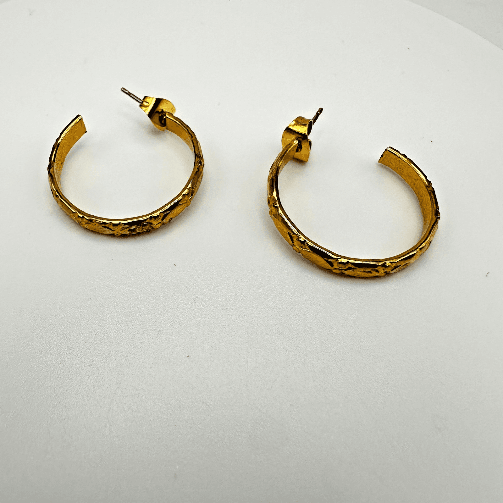 Vintage Gold tone Textured Hoop Earrings Fashion Jewelry 90s Estate - Image 1