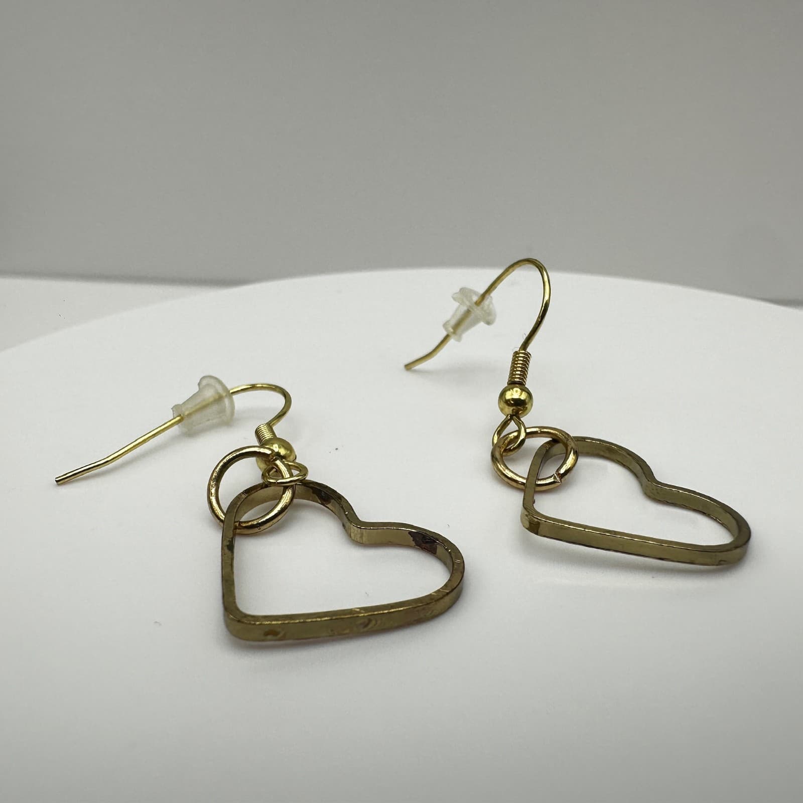 Vintage 90s Heart Dangle Earrings Gold tone Open Frame Minimalist Jewelry - Thumbnail 7