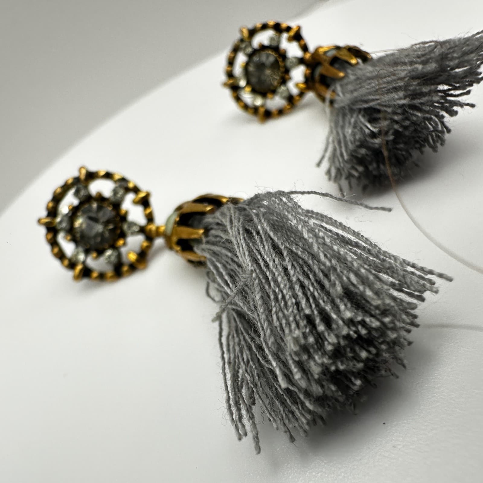Vintage 90s Grey Tassel Gold Tone Earrings Rhinestone Dangle Fashion Jewelry - Thumbnail 7