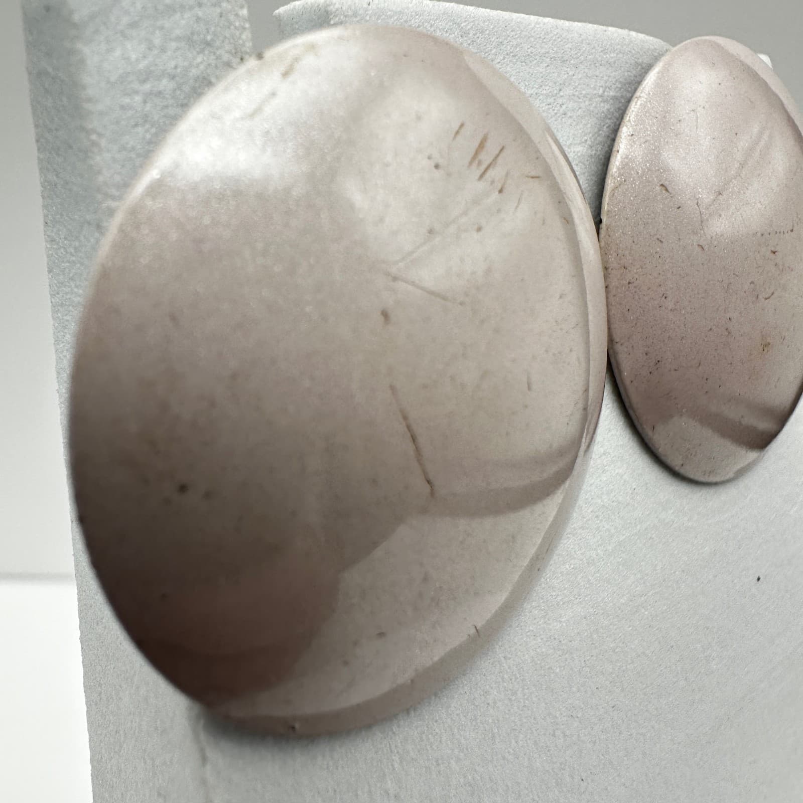 Vintage 80s Enamel Button Jewelry Earrings Large Round Mod Fashion Mauve Tone - Thumbnail 9