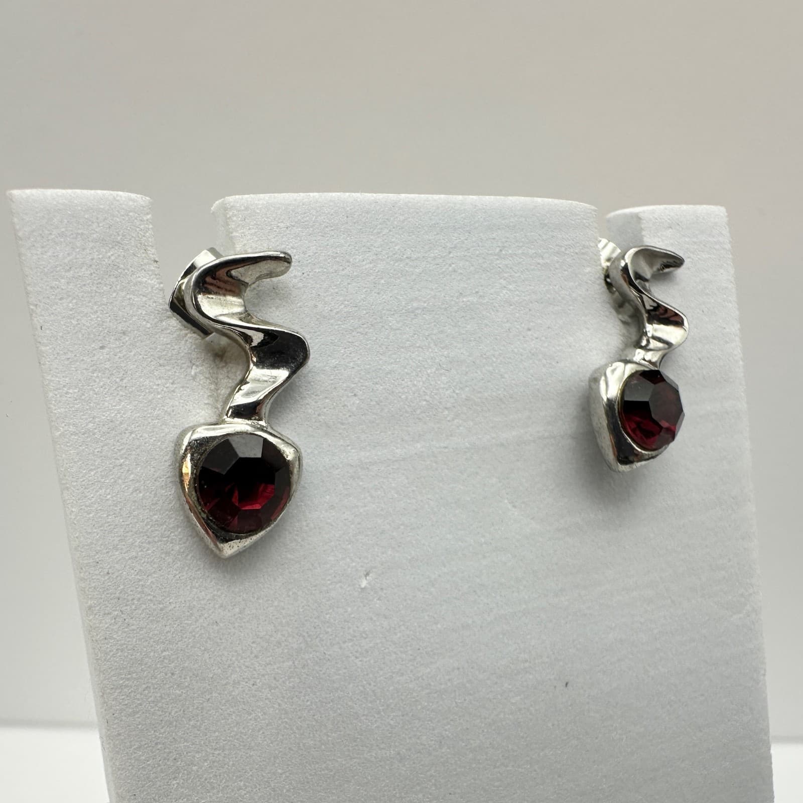 VTG 90s Silver Tone Red Crystal Squiggle Earrings Snake S Shape Stud Jewelry - Thumbnail 4