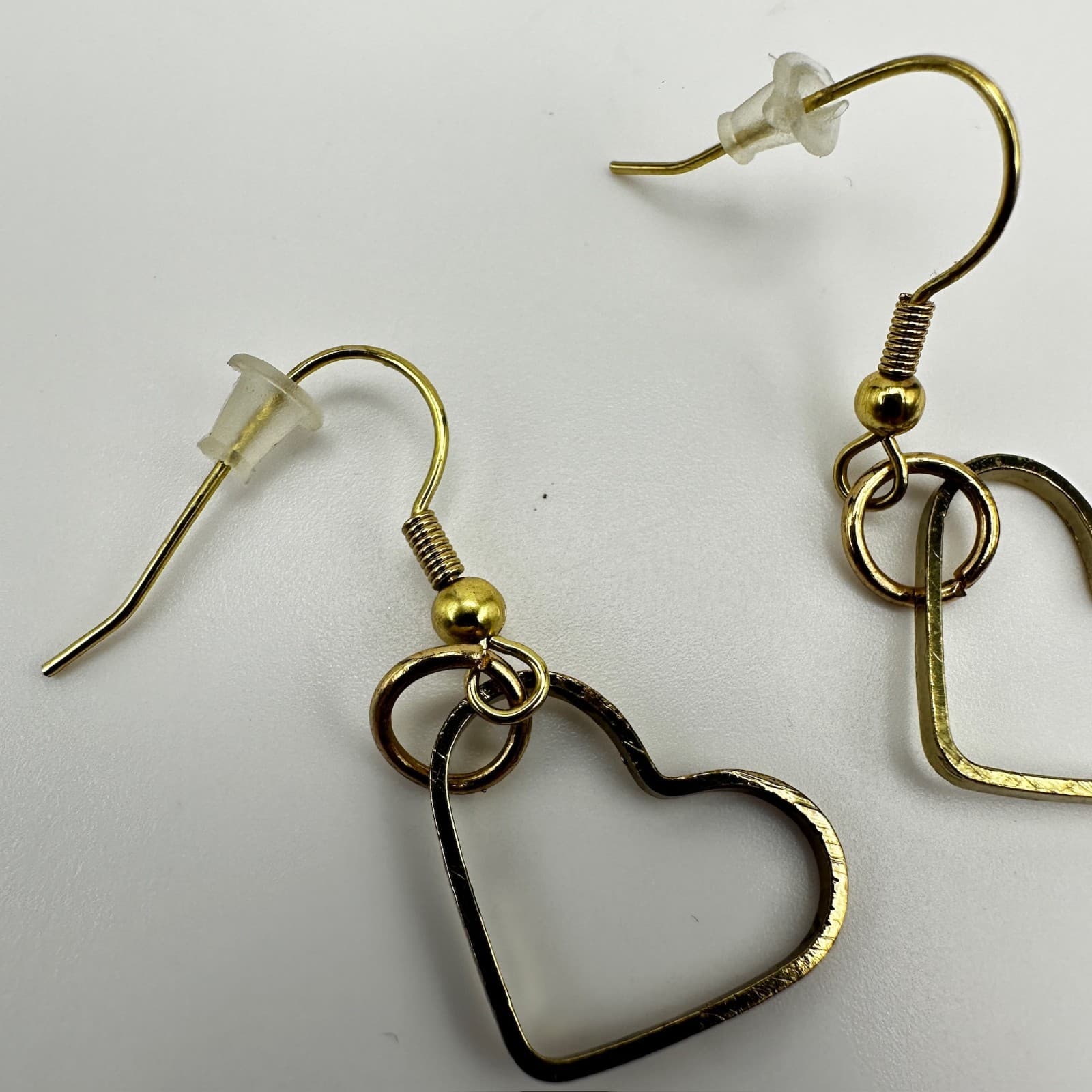 Vintage 90s Heart Dangle Earrings Gold tone Open Frame Minimalist Jewelry - Thumbnail 10