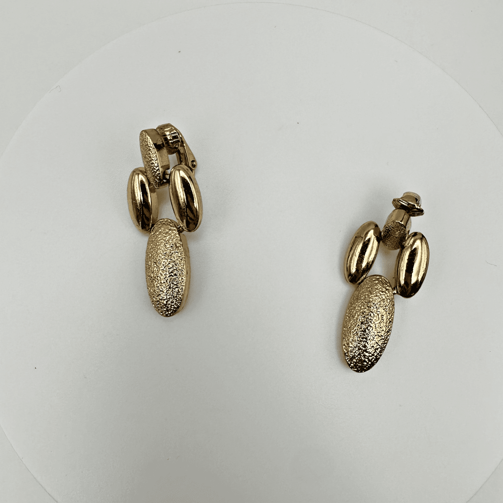 Vintage 80s 90s Gold Tone Textured Oval Drop Clip On Earrings Fashion Jewelry - Thumbnail 2