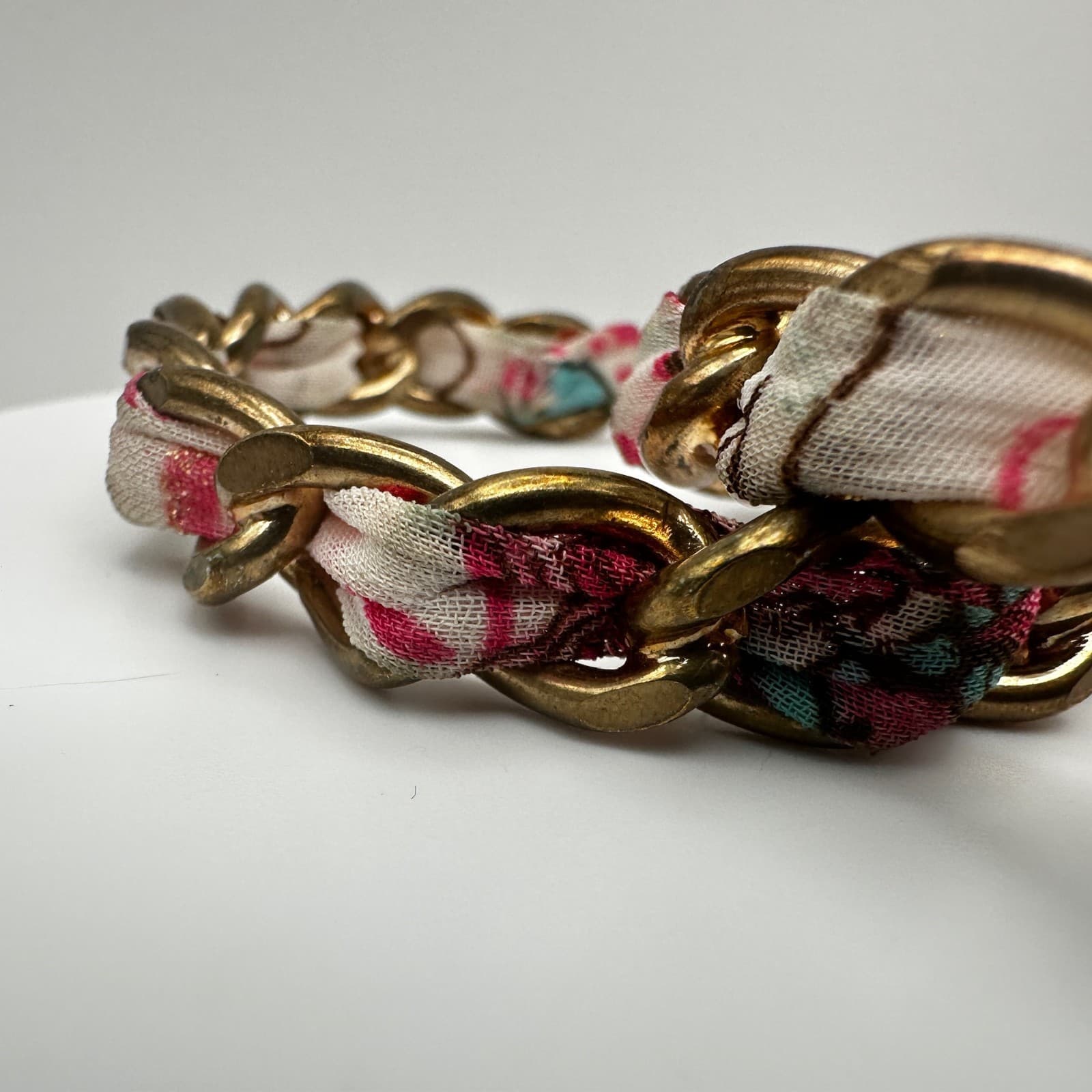 Vintage 90s Gold Tone Chain Floral Pink Fabric Wrapped Hoop Earrings Women's - Thumbnail 3