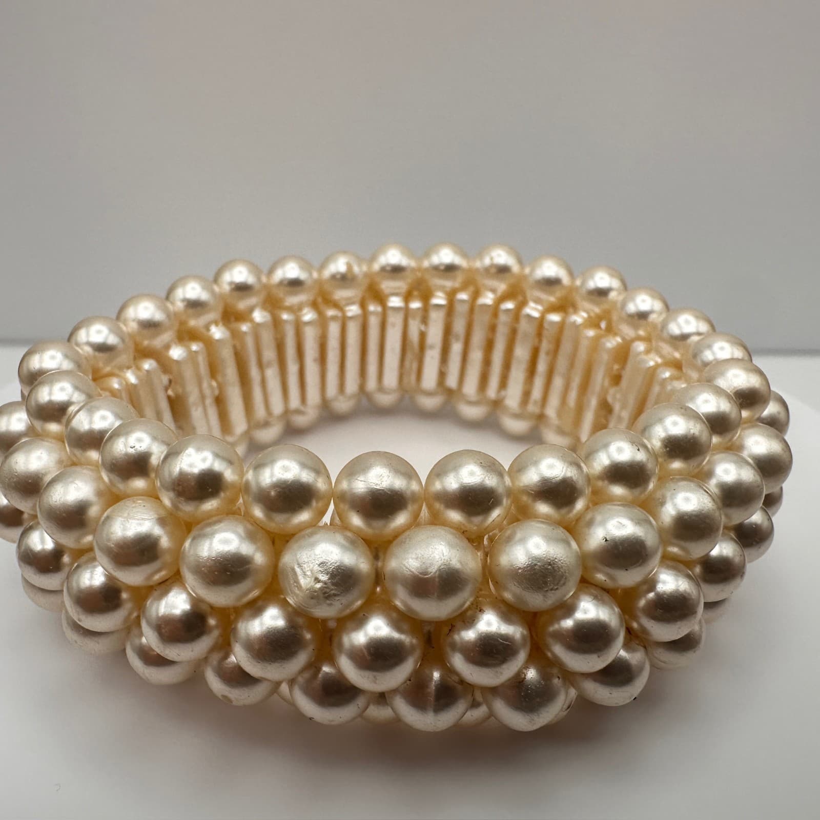 Vintage 90s Cream Faux Pearl TripleRow Beaded Stretch Expansion Bracelet Jewelry - Thumbnail 6