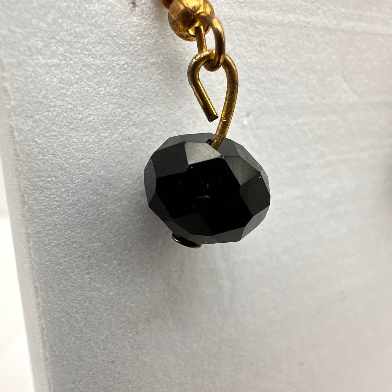 Vintage 90s Black Face Bead Dangle Drop Earrings Gold-Tone Hooks Jewelry - Thumbnail 3