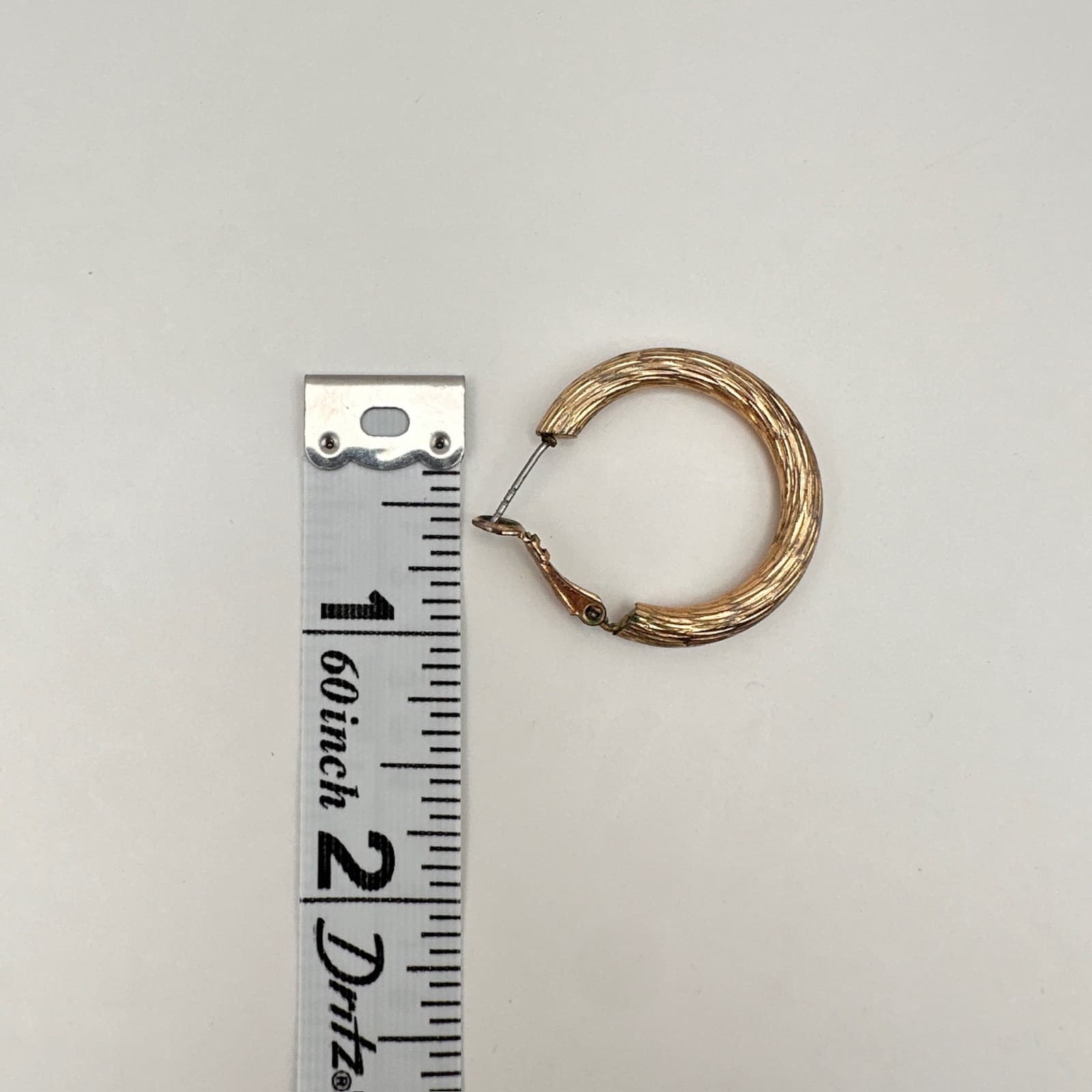 Vintage 90s Gold-Tone Ribbed Oval Chunky Hoop Textured Post-Back Earring Jewelry - Thumbnail 9