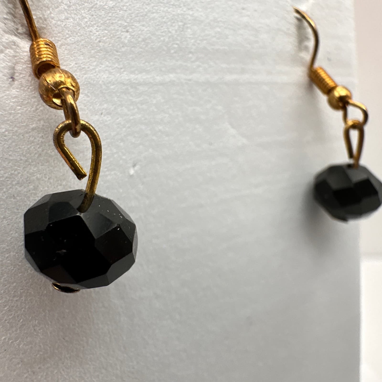 Vintage 90s Black Face Bead Dangle Drop Earrings Gold-Tone Hooks Jewelry - Thumbnail 5