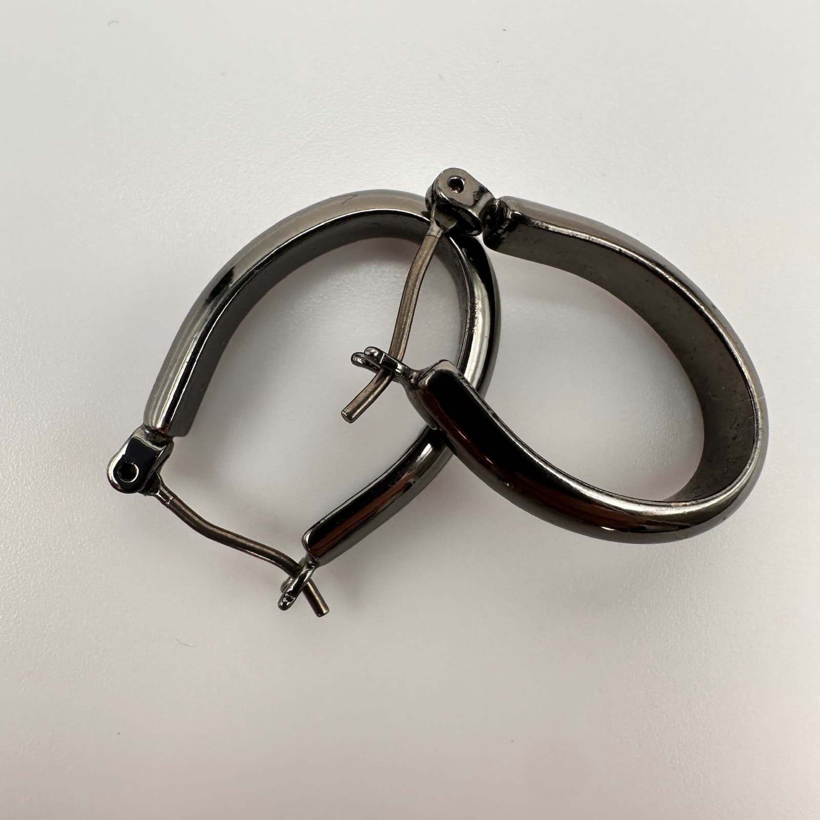 Vintage 90s Black Plated Stainless Steel Oval Chunky Hinged Hoop Earring Jewelry - Thumbnail 7