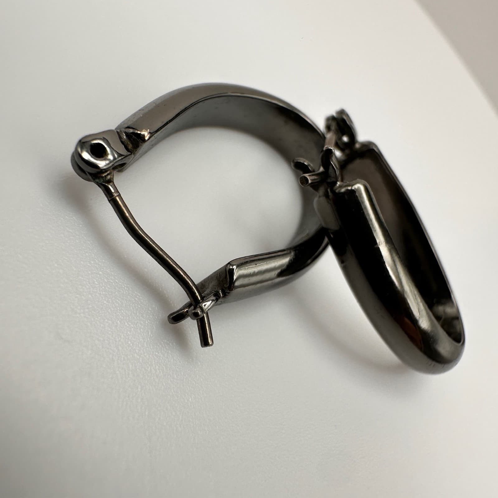 Vintage 90s Black Plated Stainless Steel Oval Chunky Hinged Hoop Earring Jewelry - Thumbnail 8