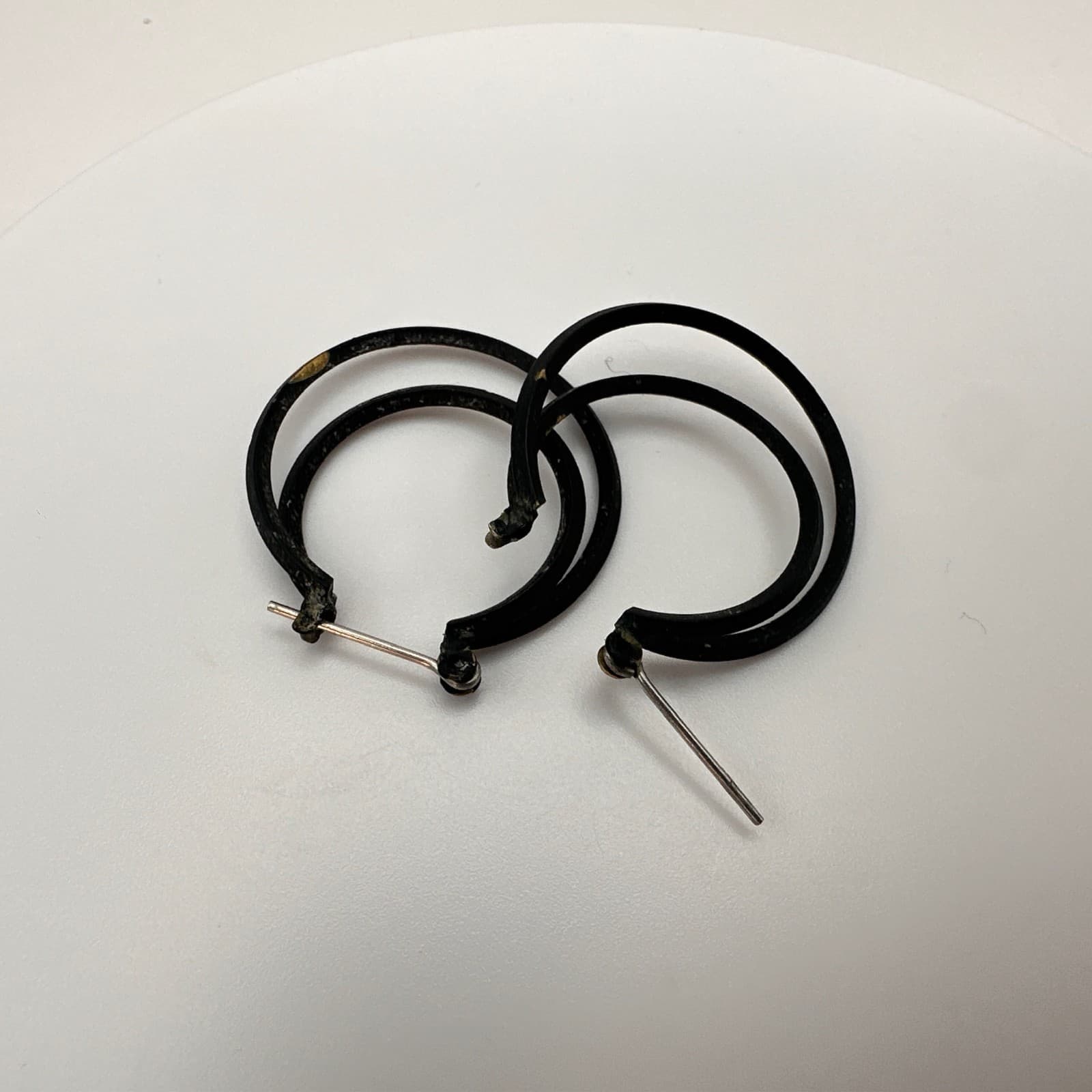 Vintage 90s Black Abstract Intertwined Dangle Hoop Earrings Post Back Jewelry - Image 1