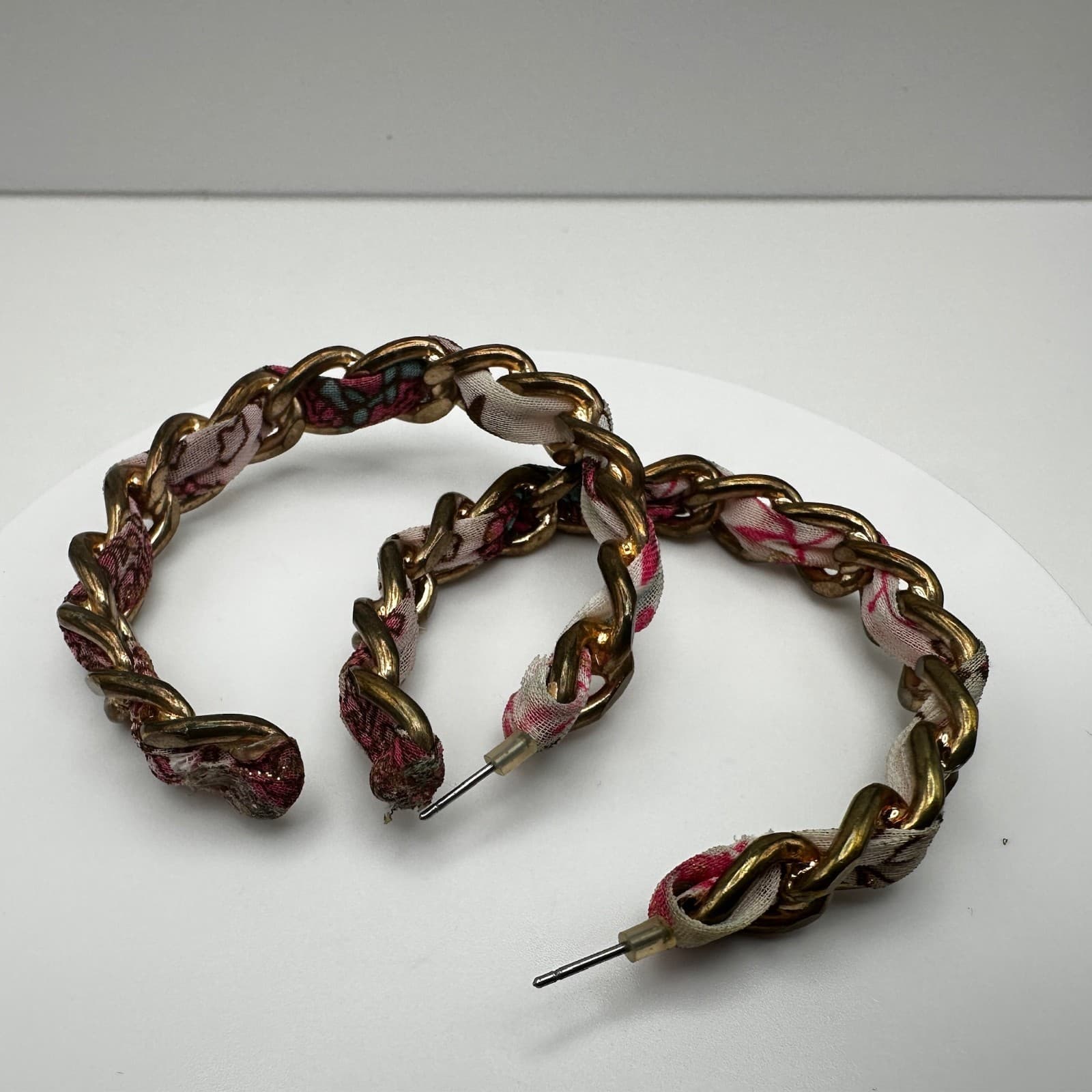 Vintage 90s Gold Tone Chain Floral Pink Fabric Wrapped Hoop Earrings Women's - Thumbnail 8
