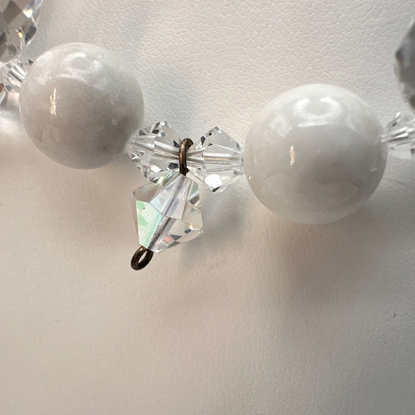 Vintage 90s White Oval Bead & Clear Statement Necklace Dangle Jewelry - Thumbnail 8