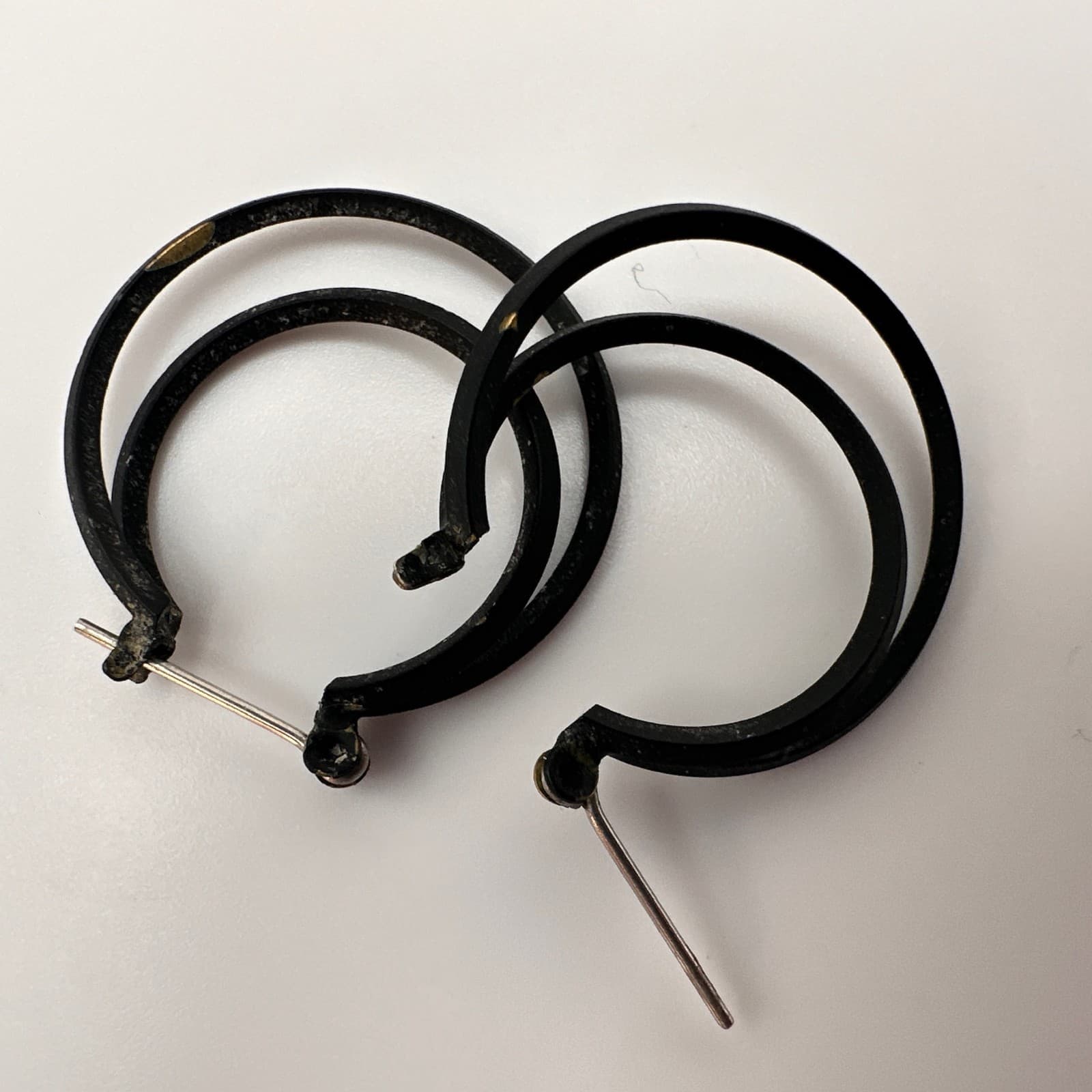 Vintage 90s Black Abstract Intertwined Dangle Hoop Earrings Post Back Jewelry - Thumbnail 5