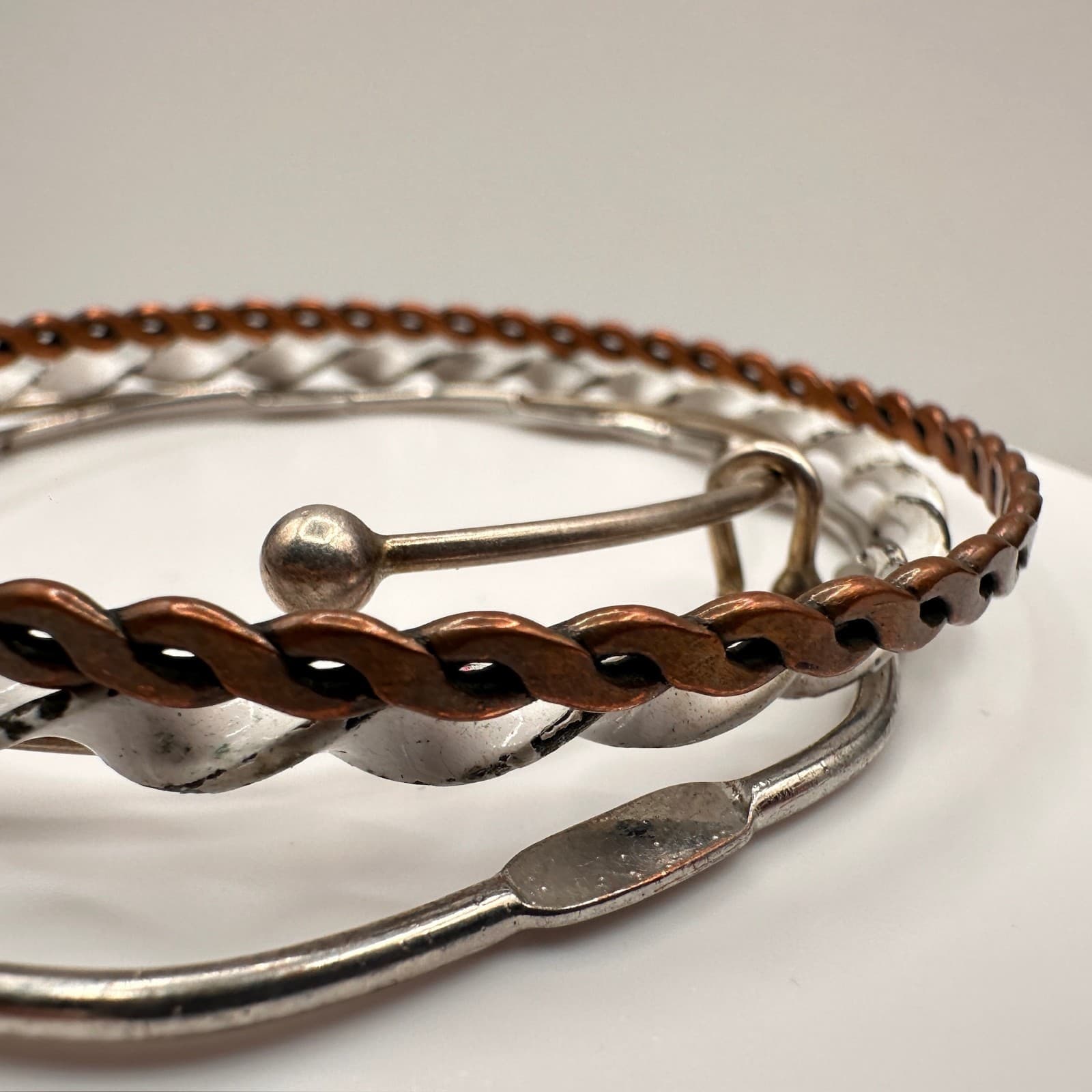 Vintage 90s Twisted Wire Bangle Bracelet Silver Tone Copper Tone Adjustable - Thumbnail 8