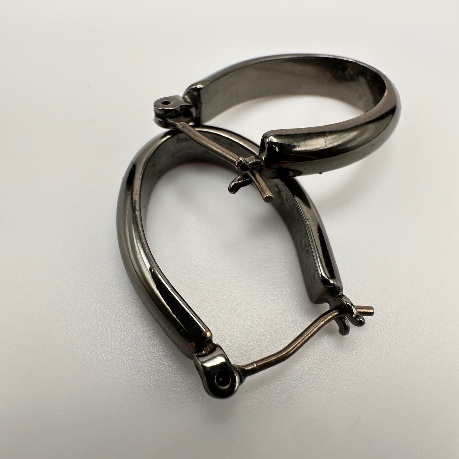 Vintage 90s Black Plated Stainless Steel Oval Chunky Hinged Hoop Earring Jewelry - Thumbnail 9