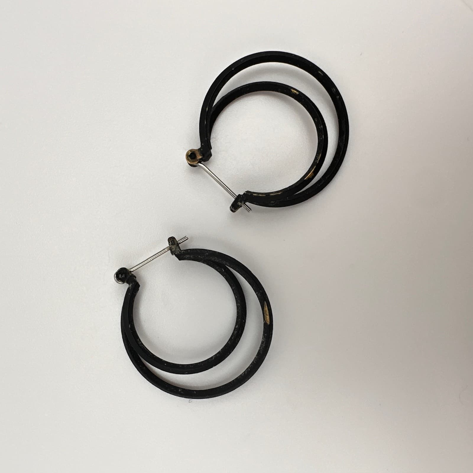 Vintage 90s Black Abstract Intertwined Dangle Hoop Earrings Post Back Jewelry - Thumbnail 6