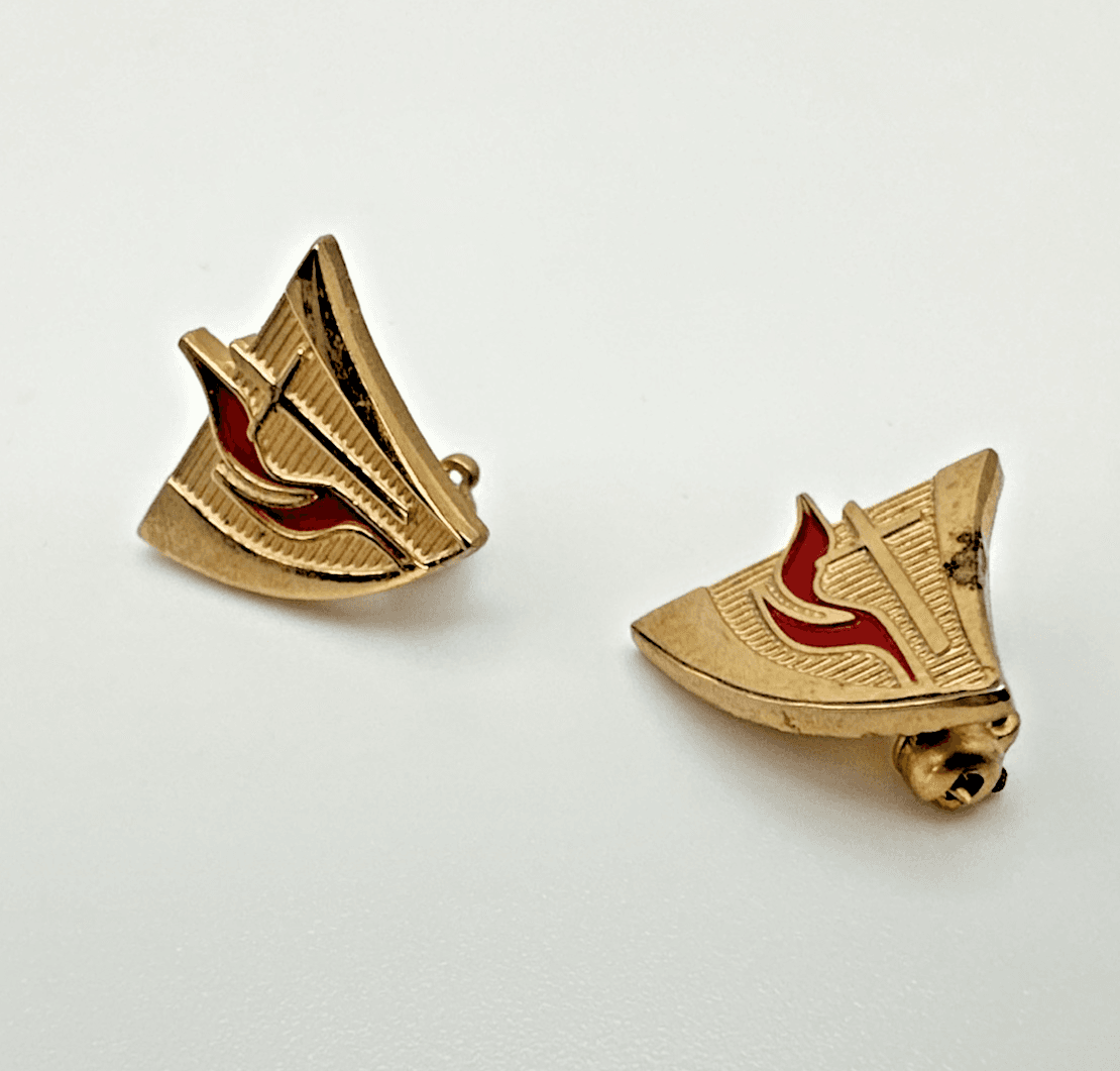 Vintage 80s United Methodist Church Cross & Flame Logo Gold Lapel Pin Jewelry - Image 1