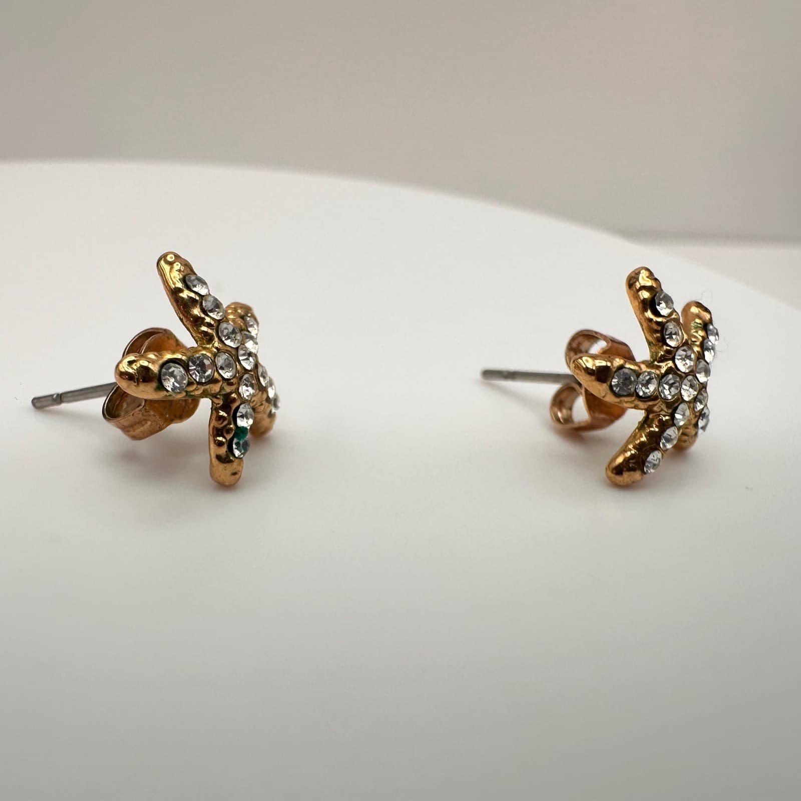 Vintage 90s Tiny Gold Starfish Stud Earrings Sparkling Clear Rhinestones jewelry - Thumbnail 3