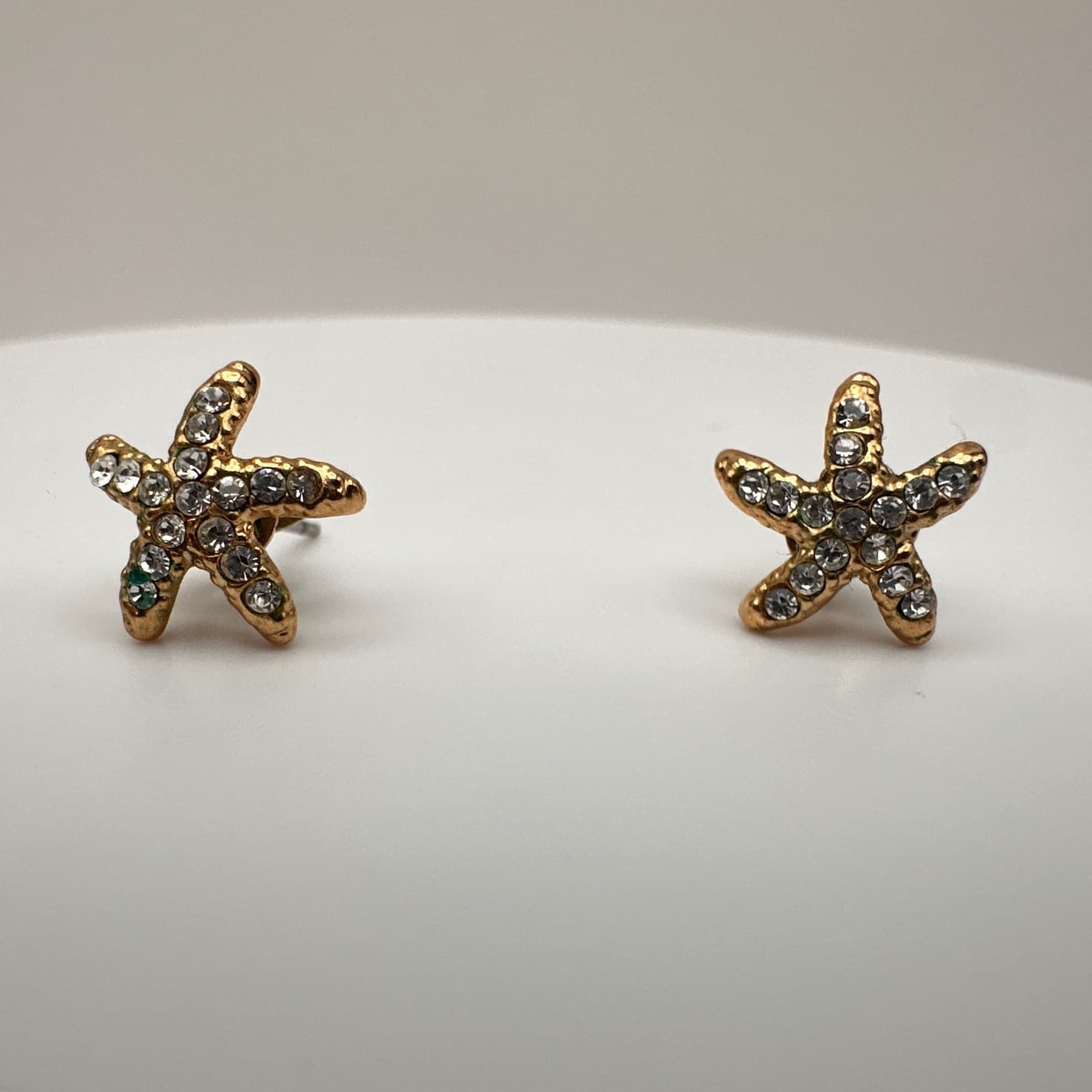 Vintage 90s Tiny Gold Starfish Stud Earrings Sparkling Clear Rhinestones jewelry - Thumbnail 6
