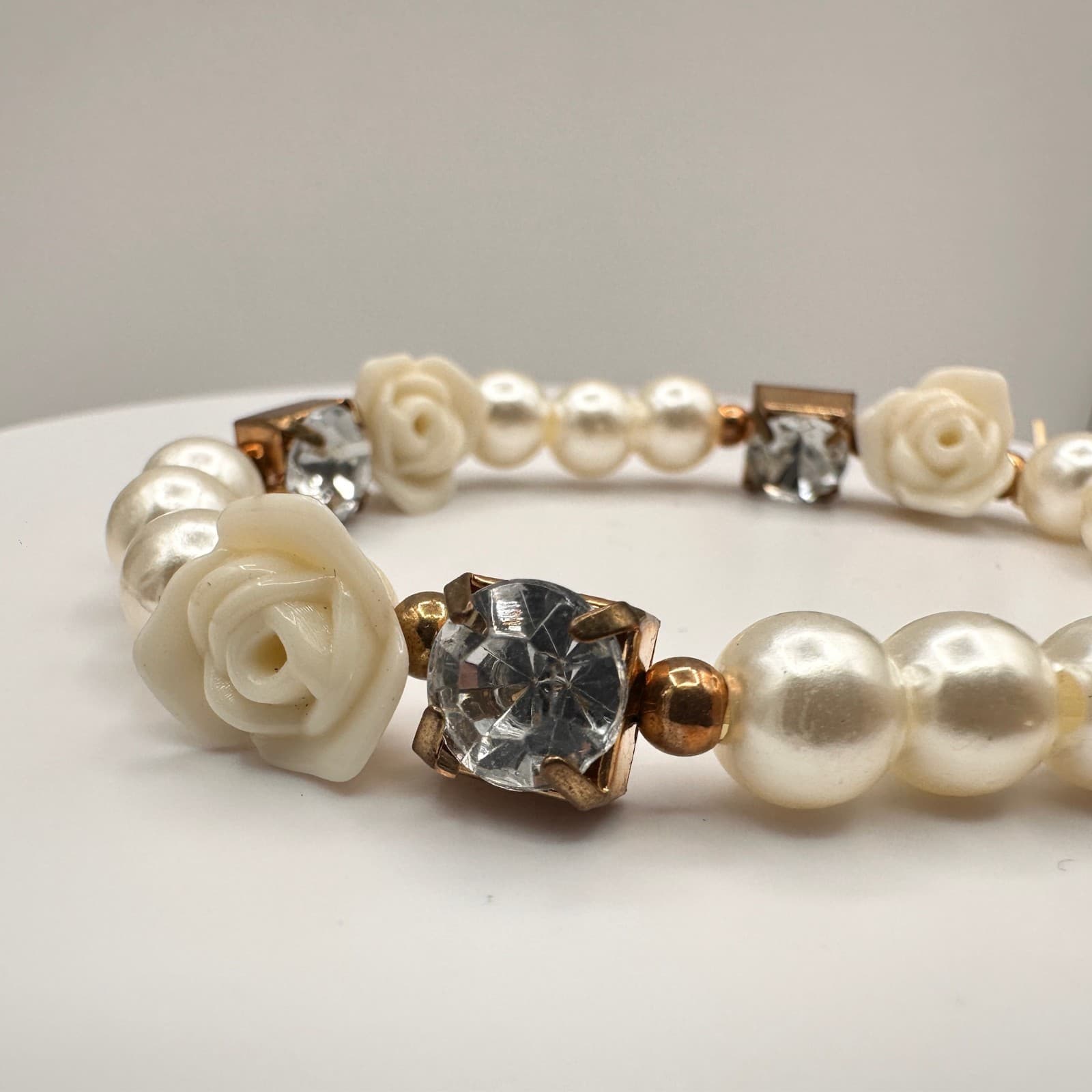 Vintage 90s Faux Pearl Carved Rose Stretch Bracelet Gold Tone Rhinestone Cream - Thumbnail 2
