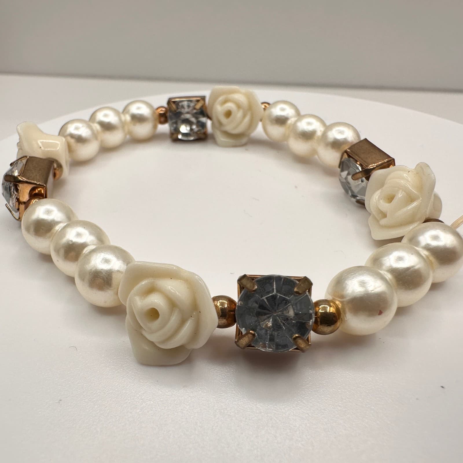 Vintage 90s Faux Pearl Carved Rose Stretch Bracelet Gold Tone Rhinestone Cream - Thumbnail 5