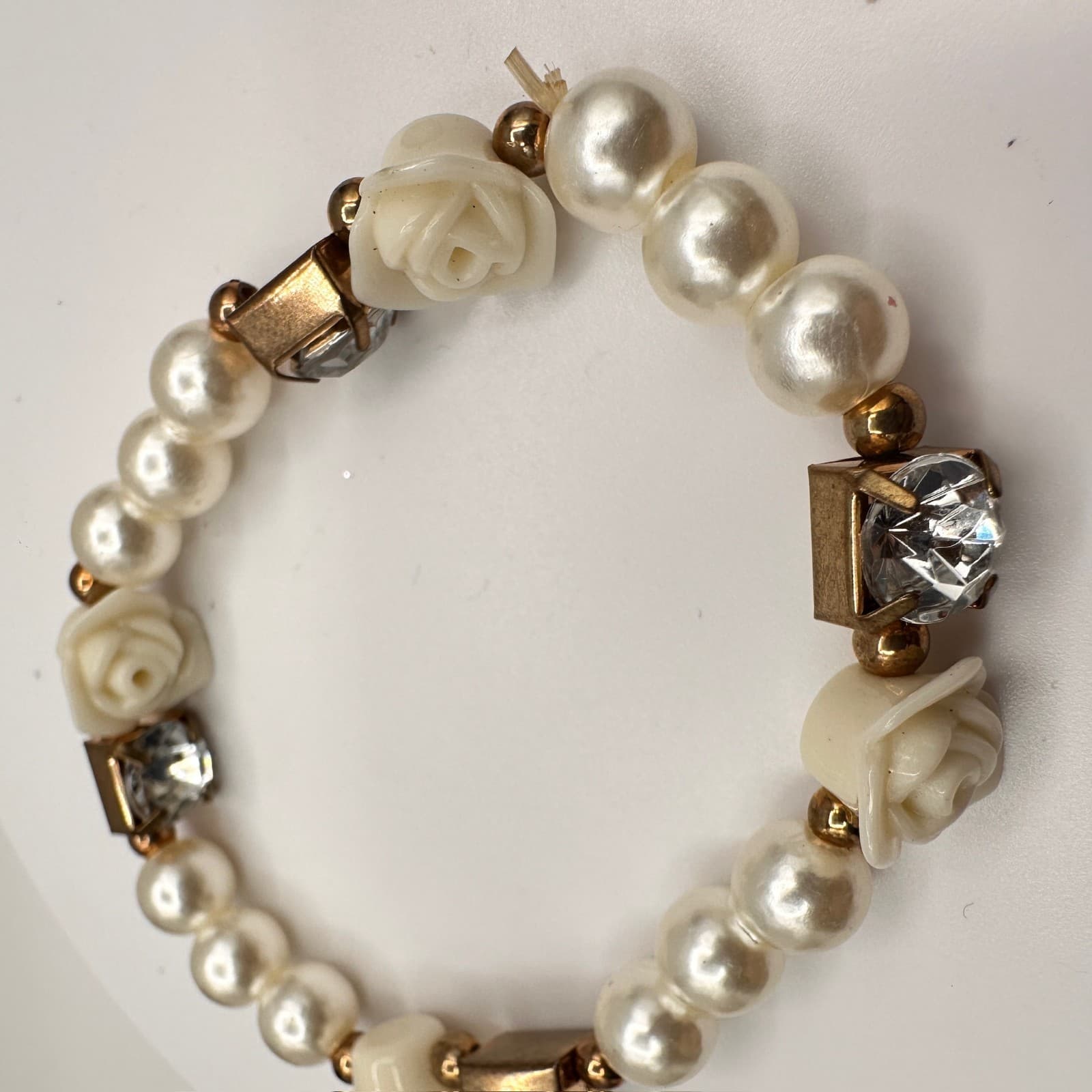 Vintage 90s Faux Pearl Carved Rose Stretch Bracelet Gold Tone Rhinestone Cream - Thumbnail 9