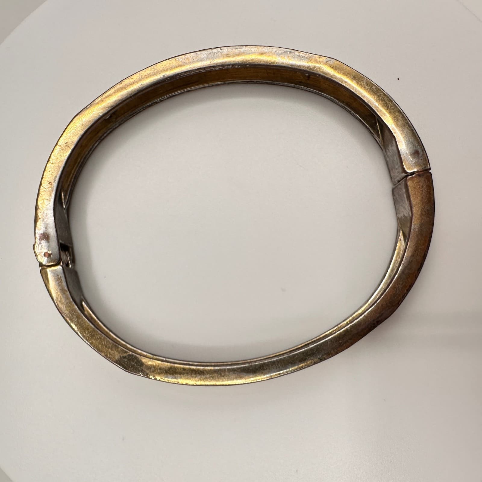 Vintage 90s Gold Tone Hinged Bangle Bracelet Crystal Accent Fashion Jewelry - Thumbnail 4