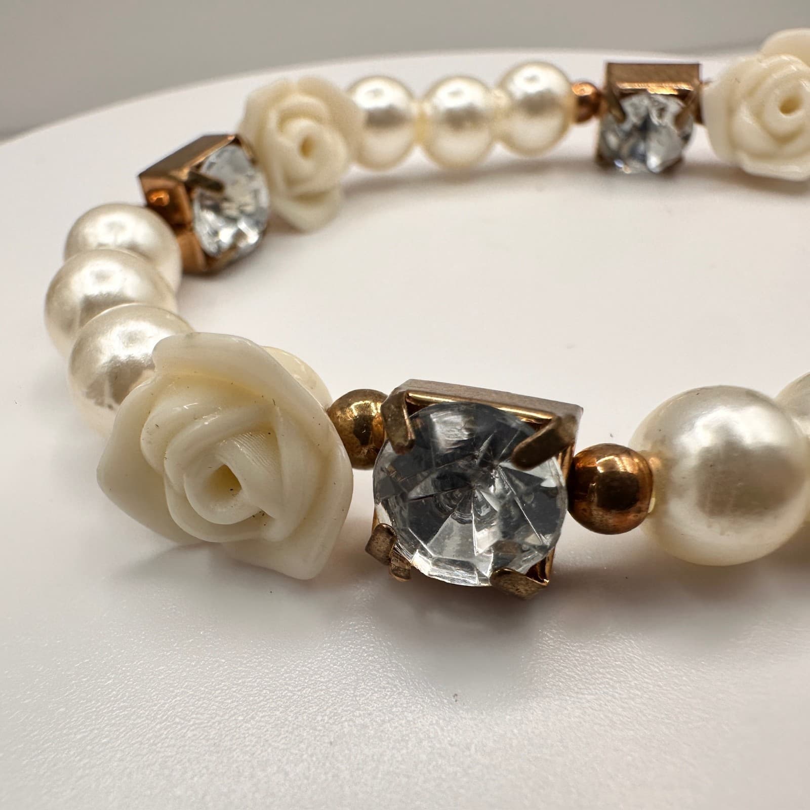 Vintage 90s Faux Pearl Carved Rose Stretch Bracelet Gold Tone Rhinestone Cream - Thumbnail 3