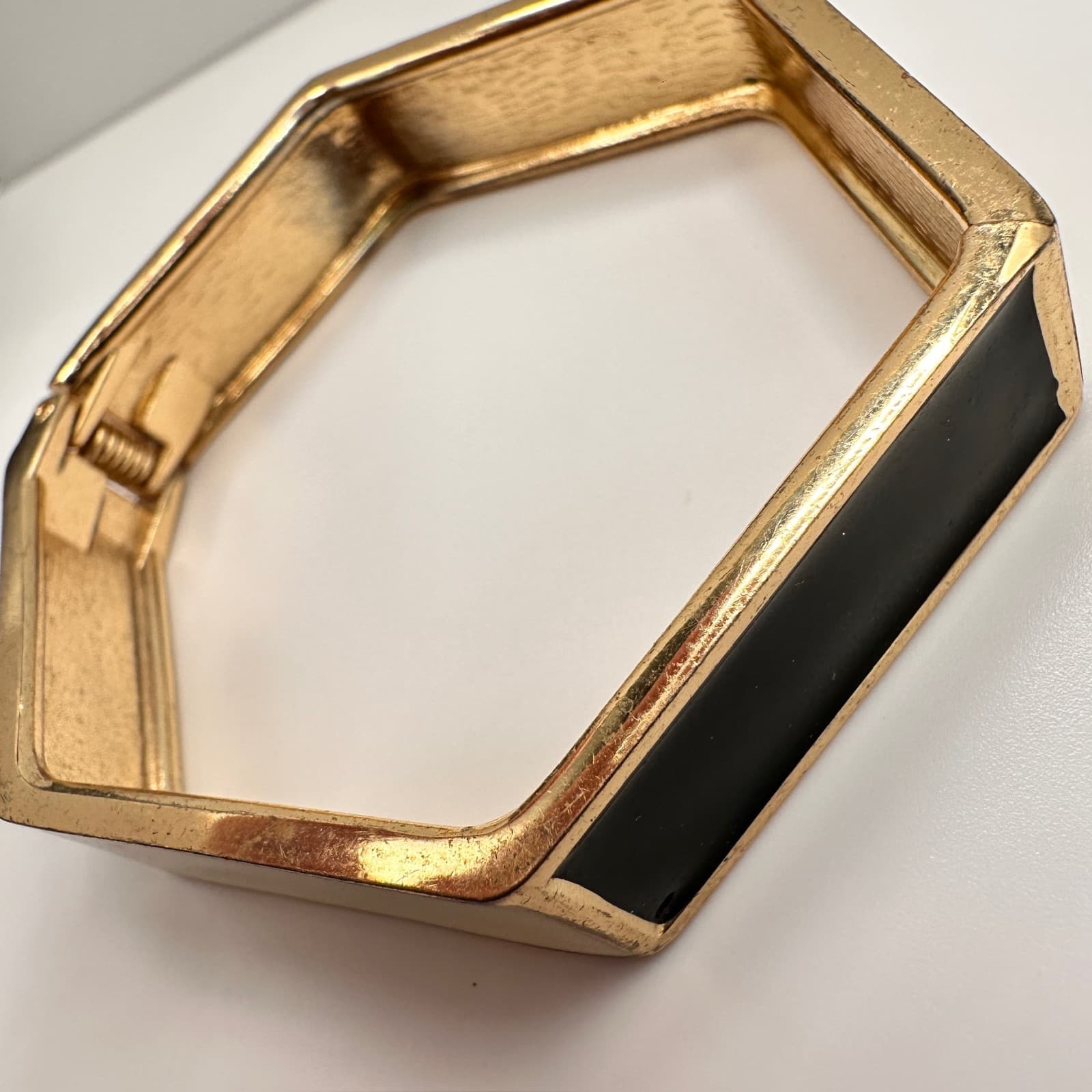 Vintage Y2K Hexagon Bangle Bracelet Gold Tone Black & Cream Enamel Statement - Thumbnail 10