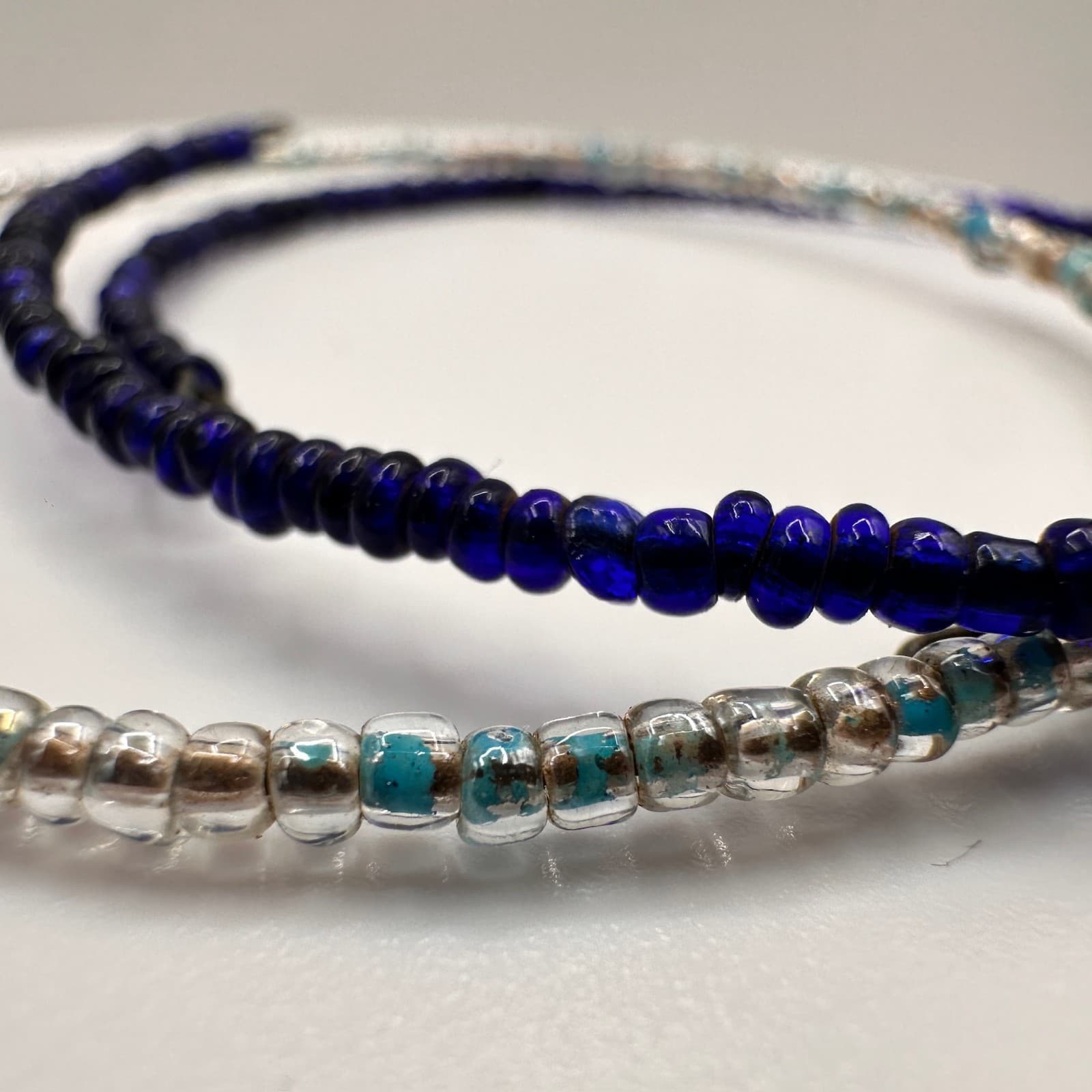 Vintage 90s Beaded Bracelet Blue Clear Glass Seed Beads Boho Jewelry - Thumbnail 4