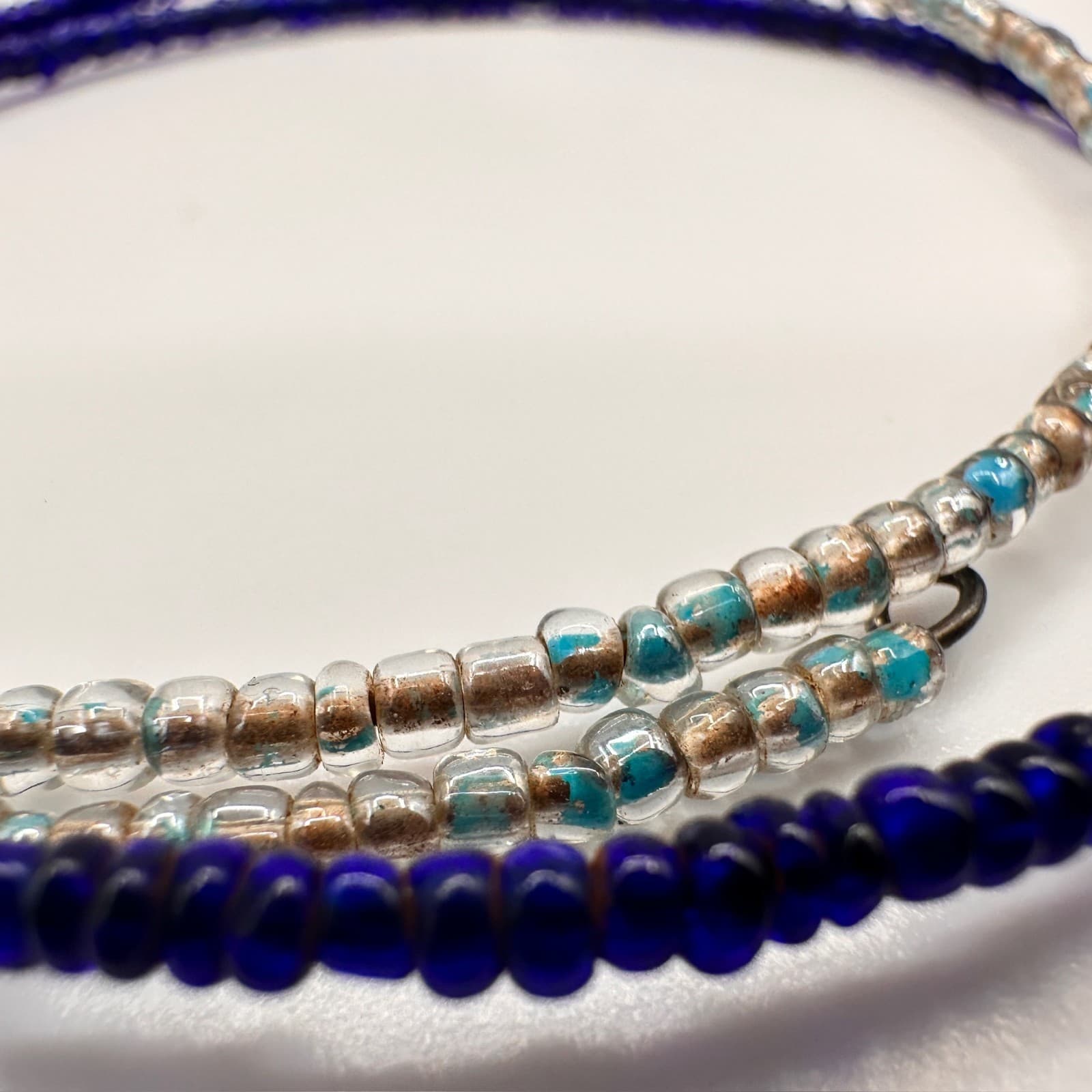 Vintage 90s Beaded Bracelet Blue Clear Glass Seed Beads Boho Jewelry - Thumbnail 6